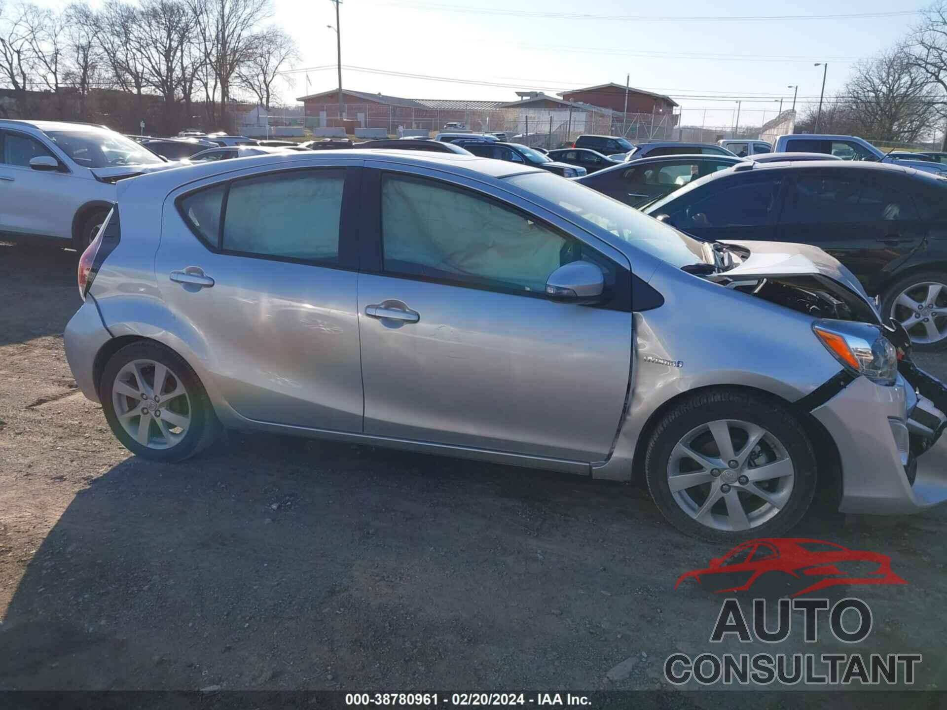 TOYOTA PRIUS C 2016 - JTDKDTB30G1137515