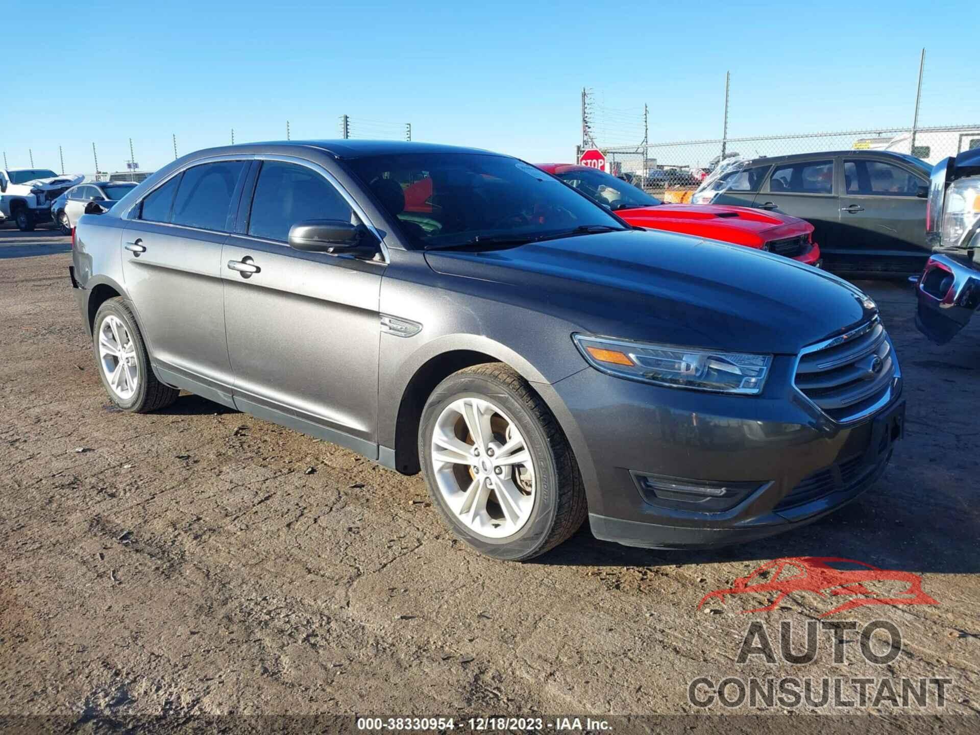 FORD TAURUS 2018 - 1FAHP2E83JG111827