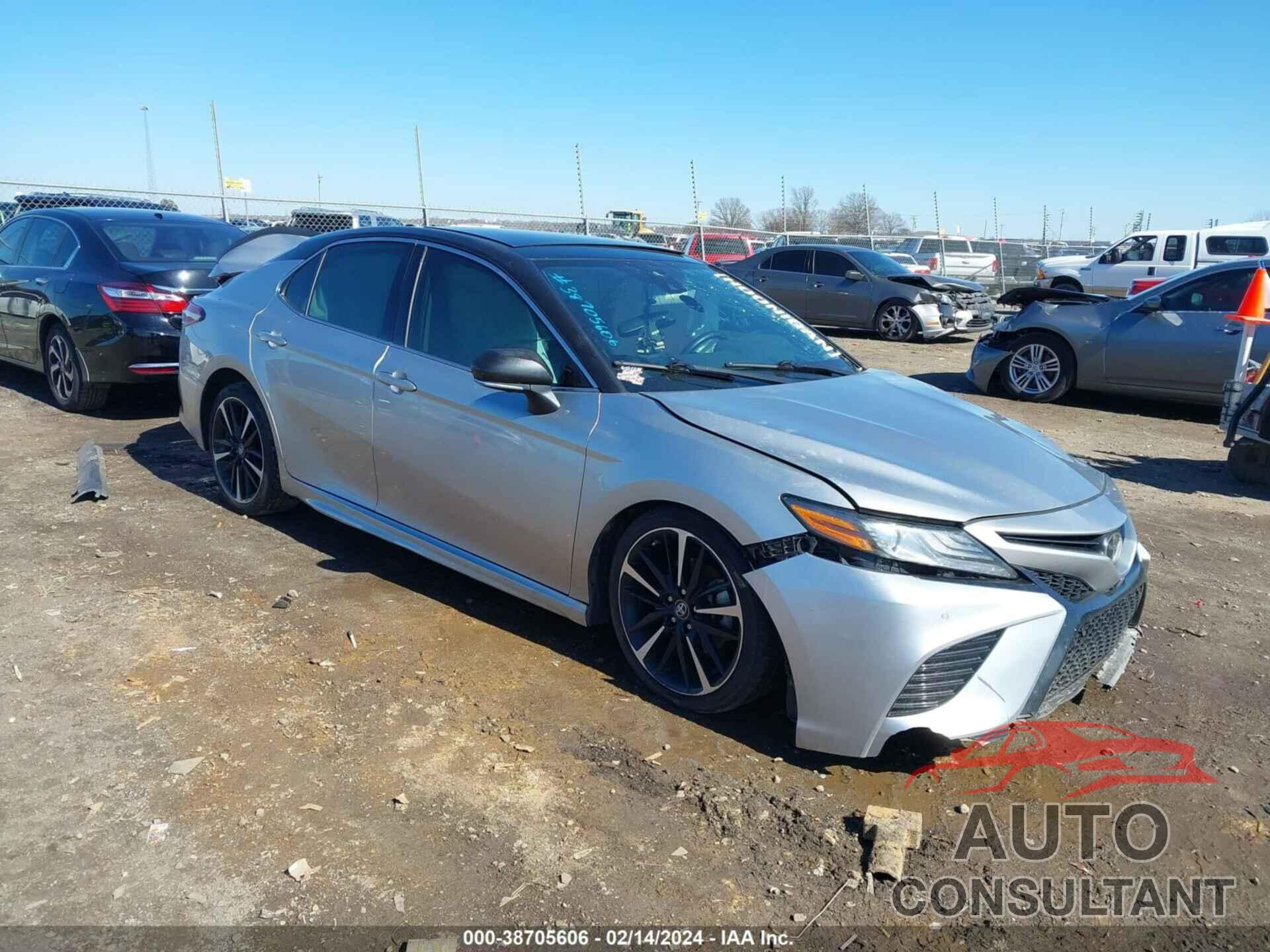 TOYOTA CAMRY 2018 - 4T1B61HK0JU069344