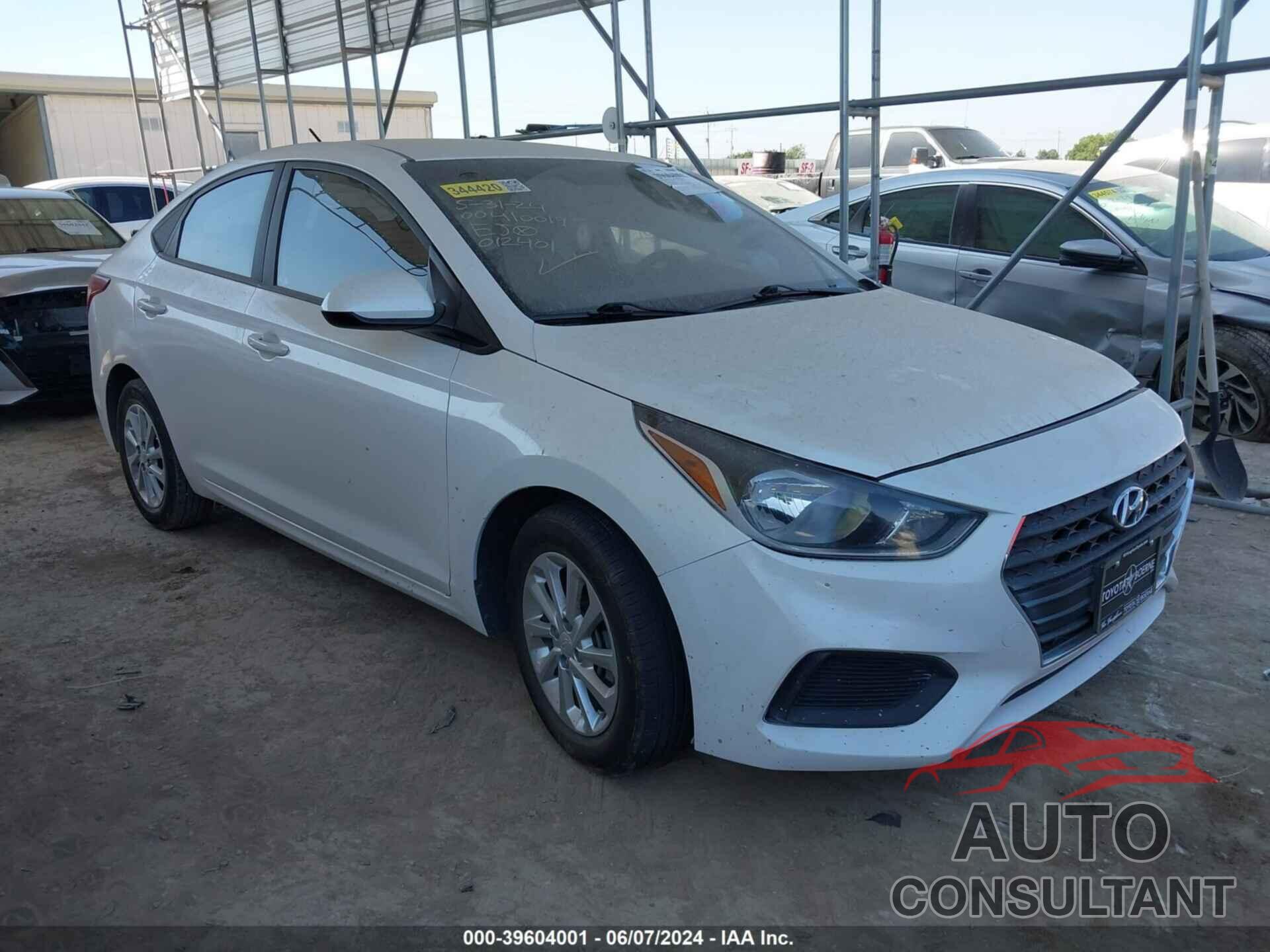 HYUNDAI ACCENT 2018 - 3KPC24A3XJE012401