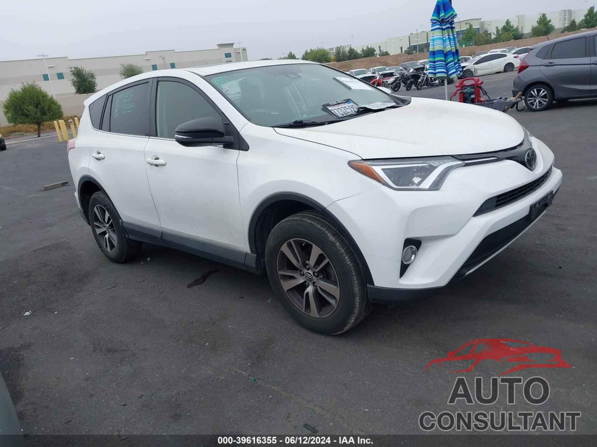 TOYOTA RAV4 2017 - JTMWFREV6HJ716943