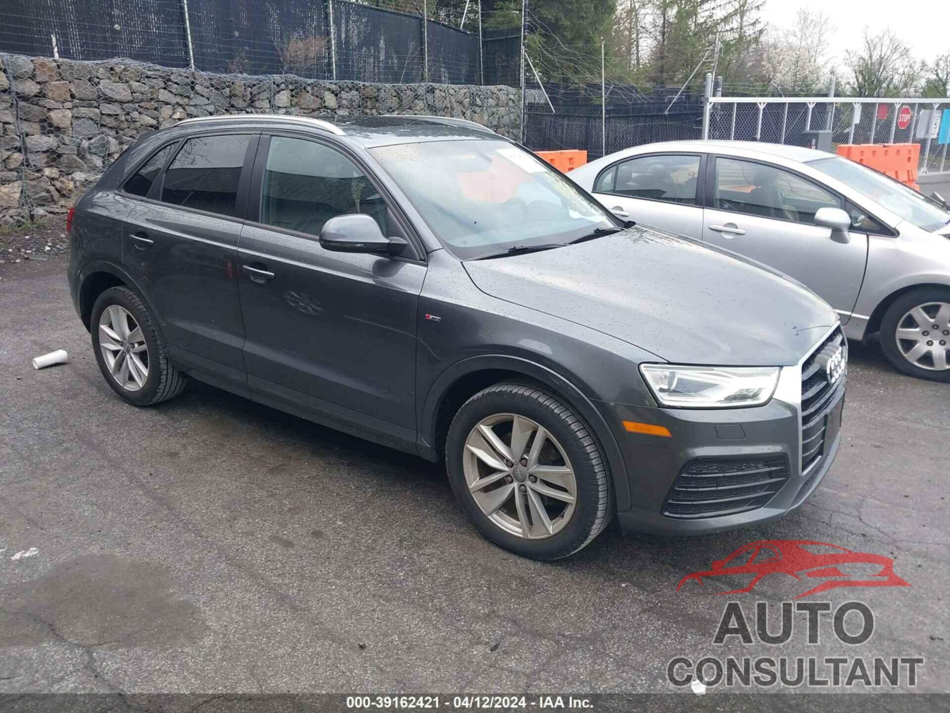 AUDI Q3 2018 - WA1BCCFS0JR013655