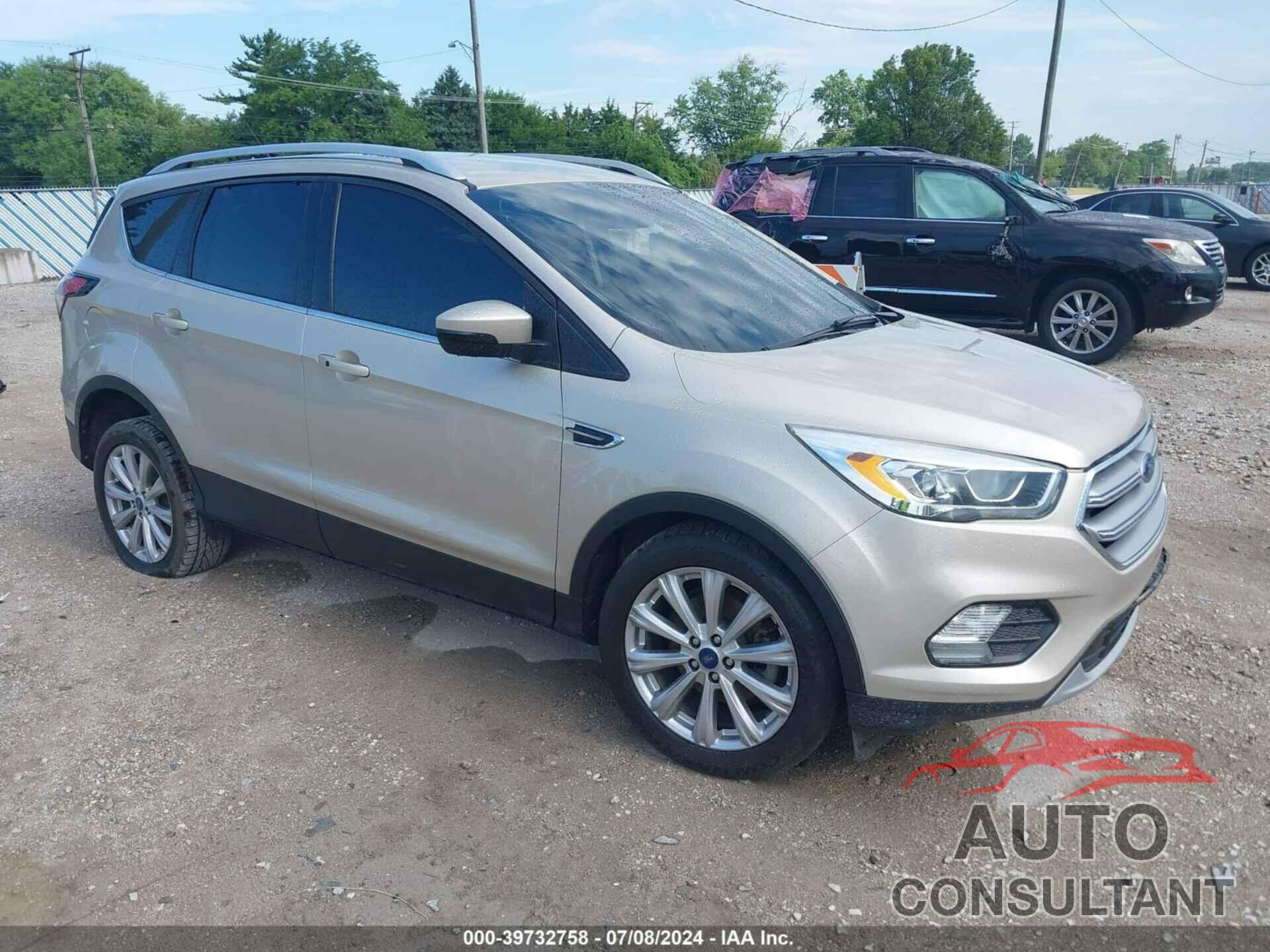 FORD ESCAPE 2017 - 1FMCU0JD8HUD08150