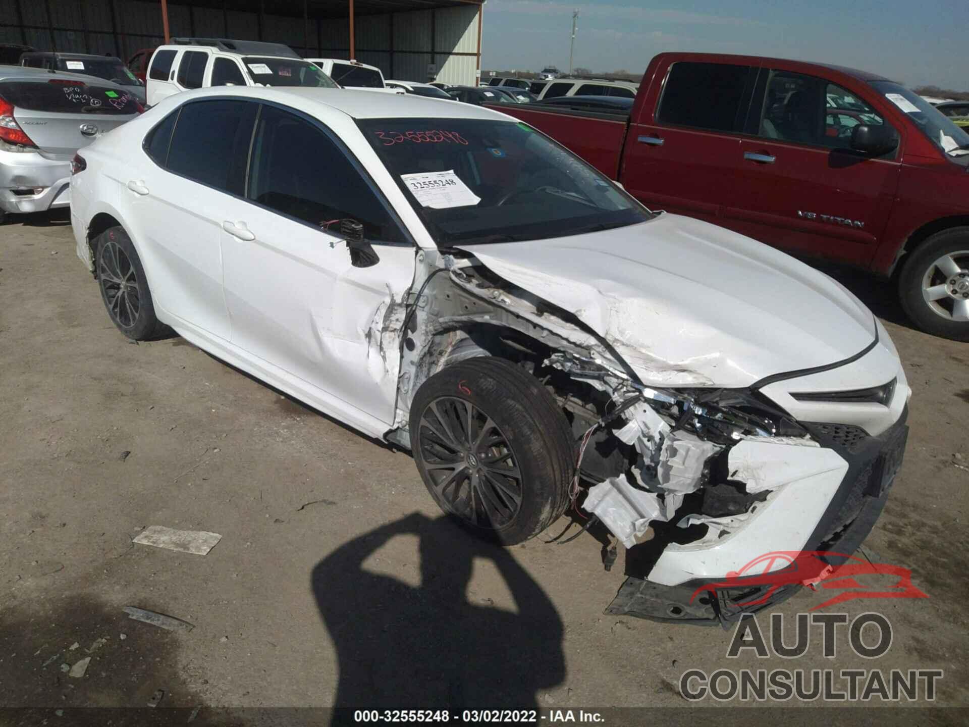 TOYOTA CAMRY 2019 - 4T1B11HK2KU804860