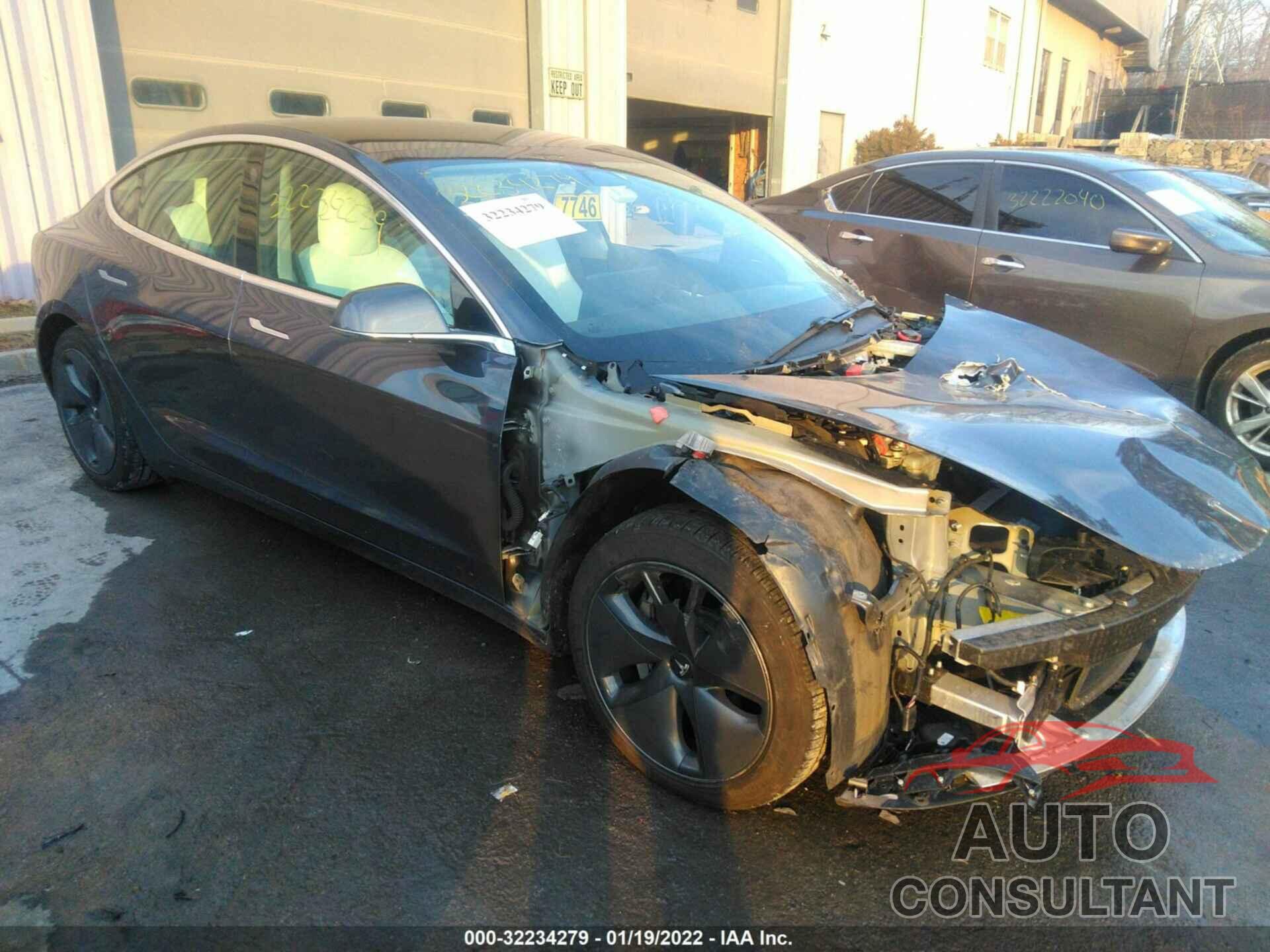 TESLA MODEL 3 2020 - 5YJ3E1EBXLF795708