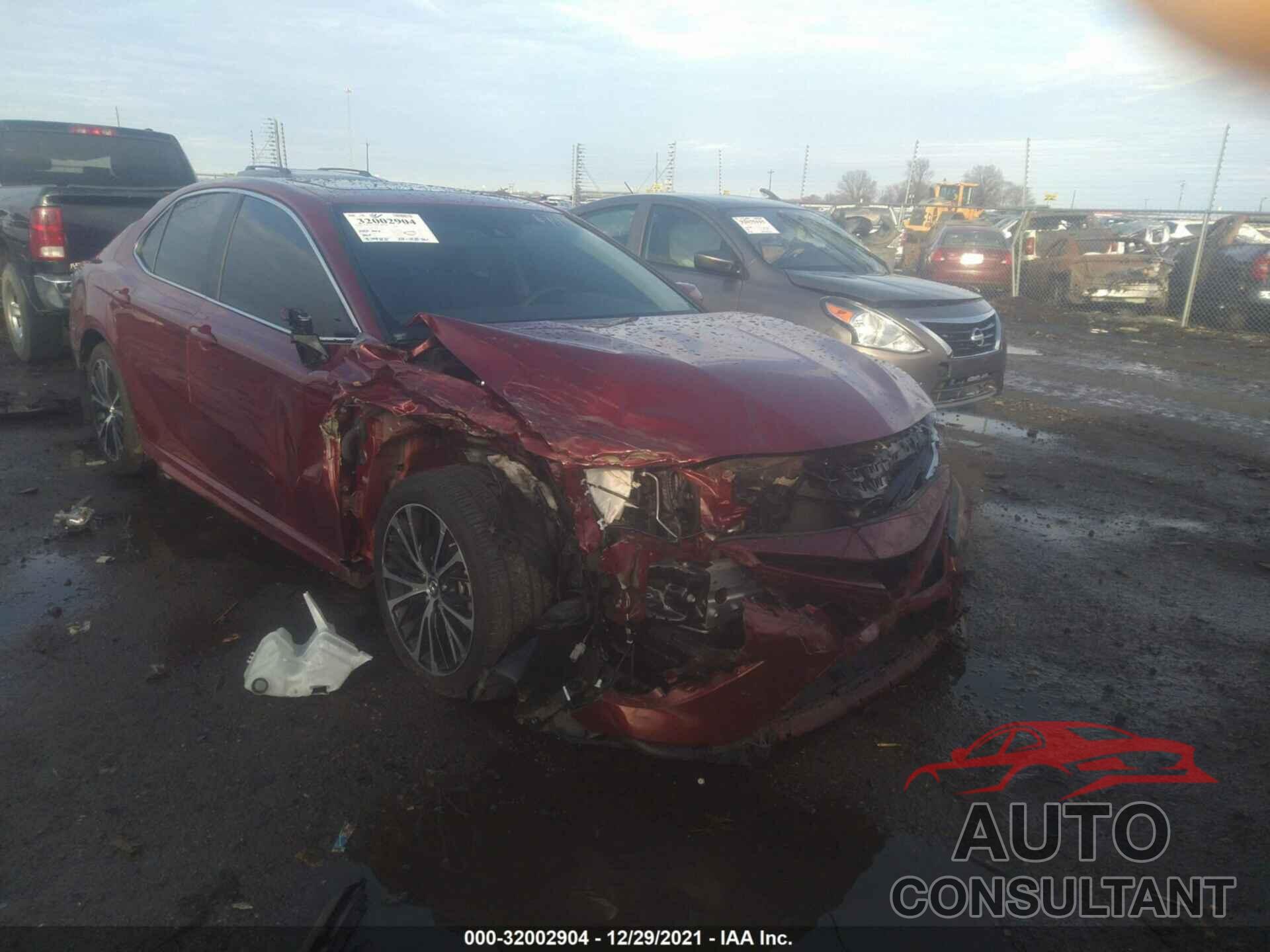 TOYOTA CAMRY 2018 - 4T1B11HK6JU624683