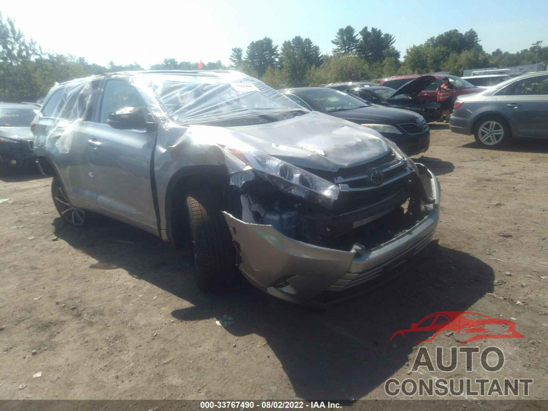 TOYOTA HIGHLANDER 2018 - 5TDJZRFH9JS837159
