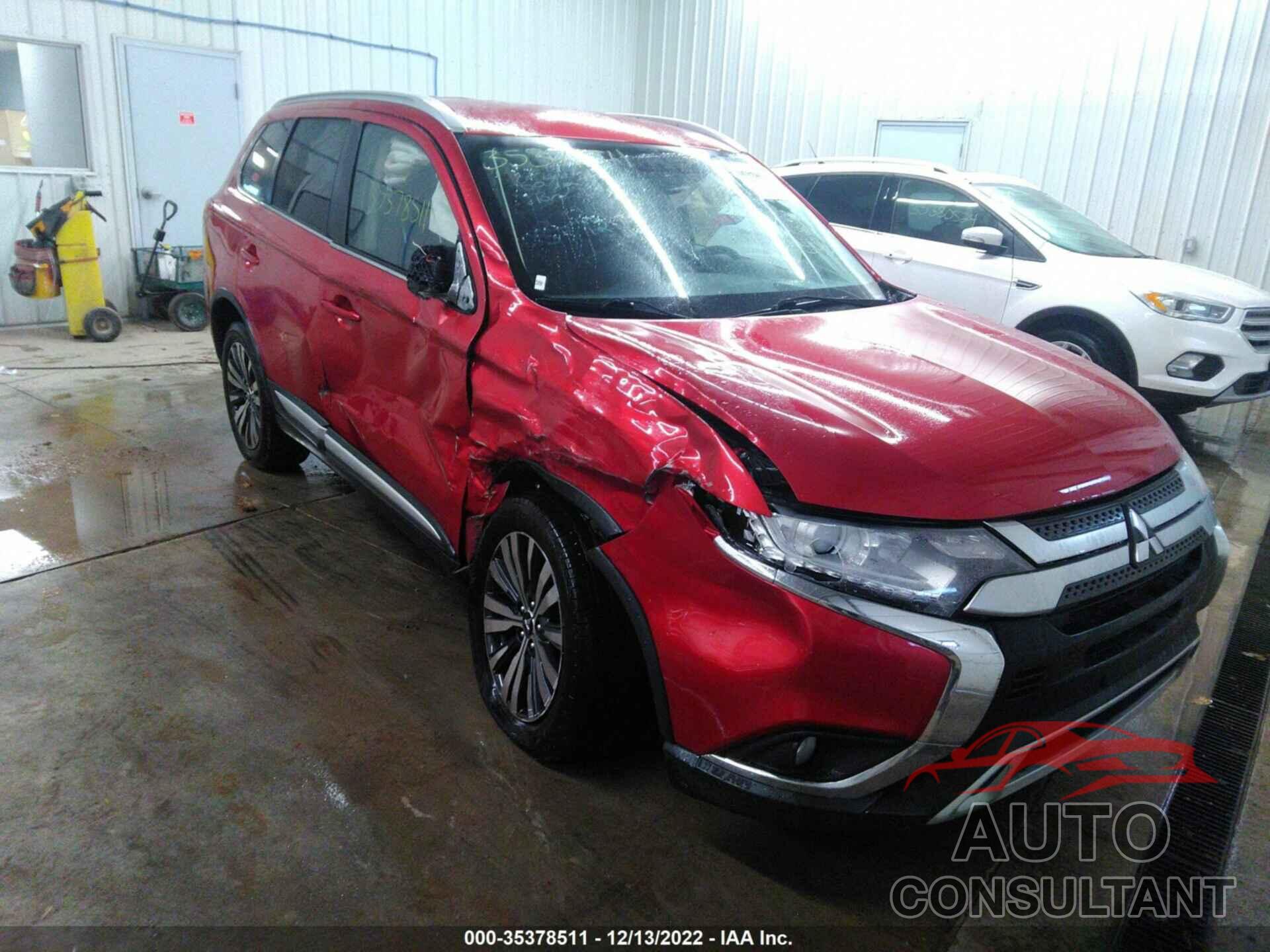 MITSUBISHI OUTLANDER 2019 - JA4AD3A32KZ037921