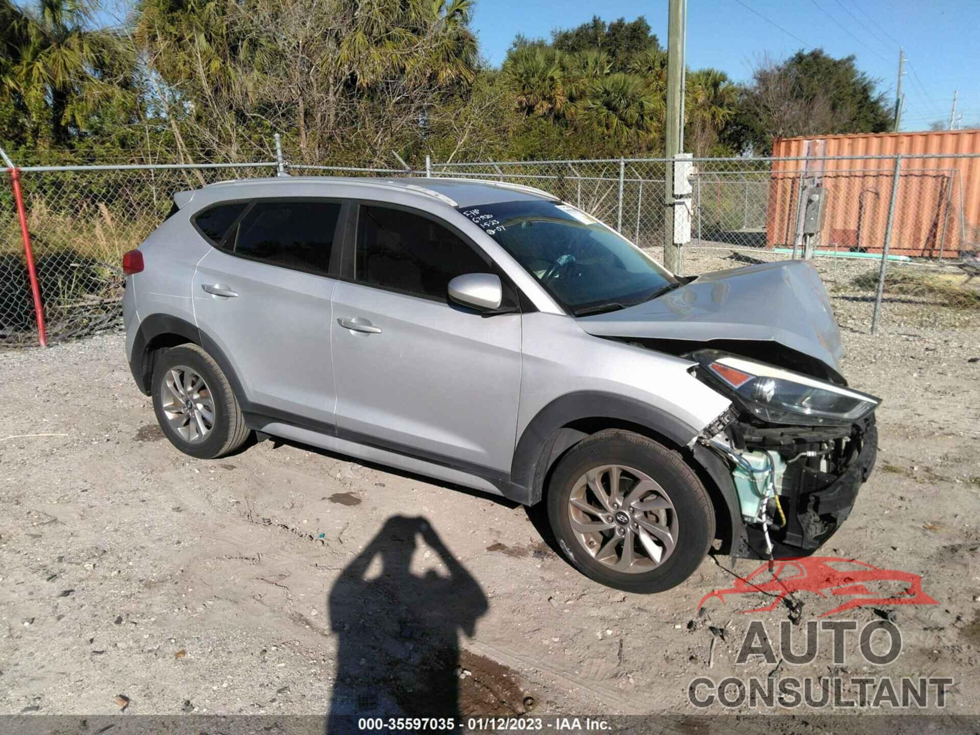 HYUNDAI TUCSON 2018 - KM8J33A48JU680394