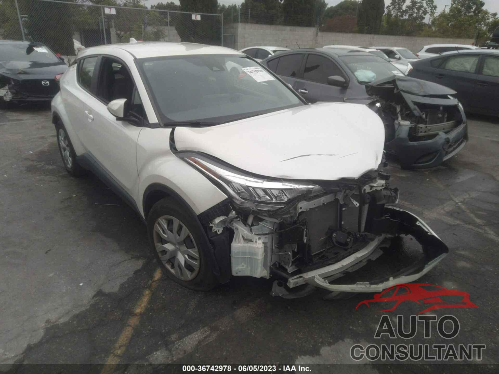 TOYOTA C-HR 2021 - JTNKHMBX9M1116201