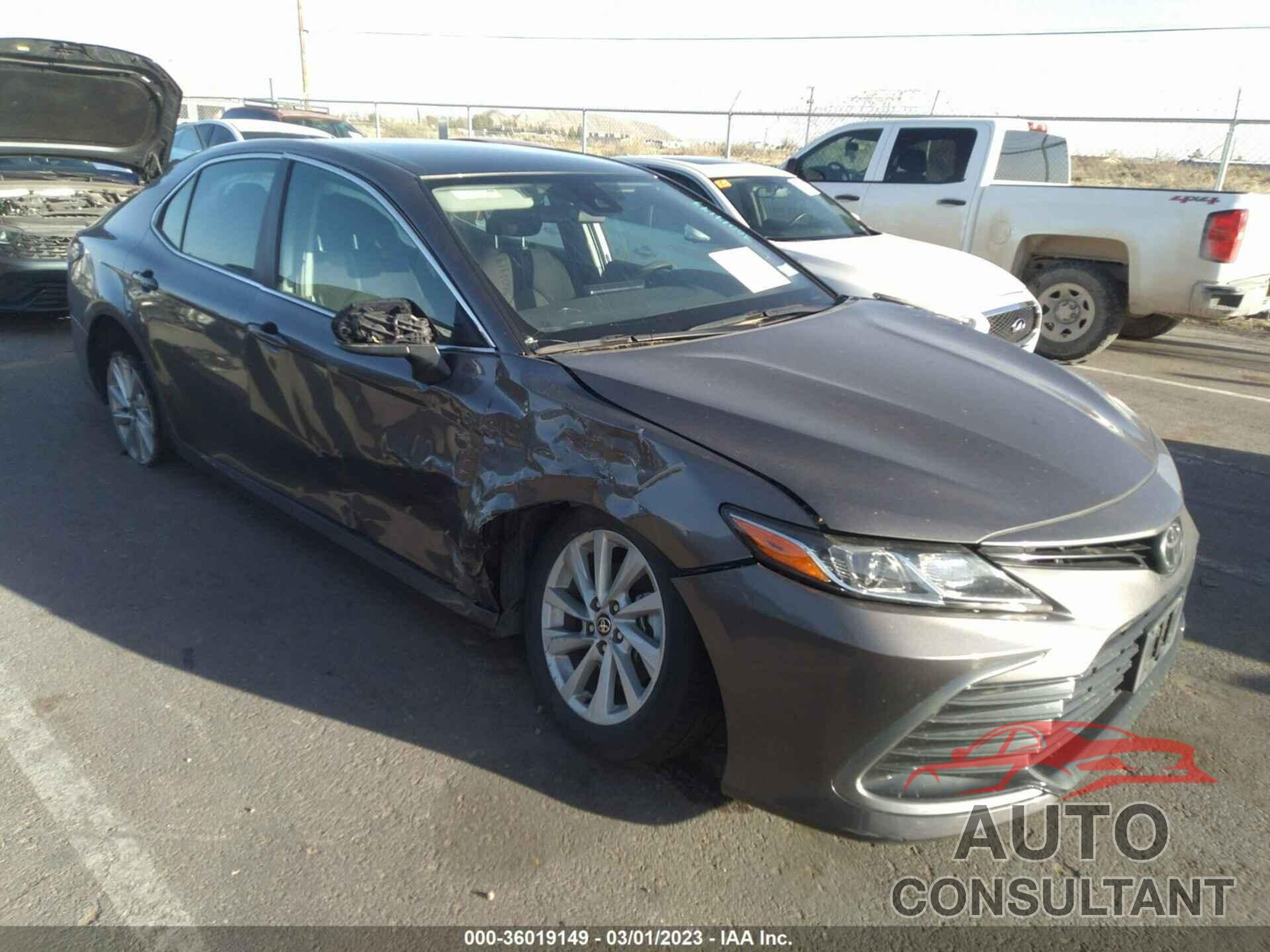 TOYOTA CAMRY 2022 - 4T1C11AK3NU498805
