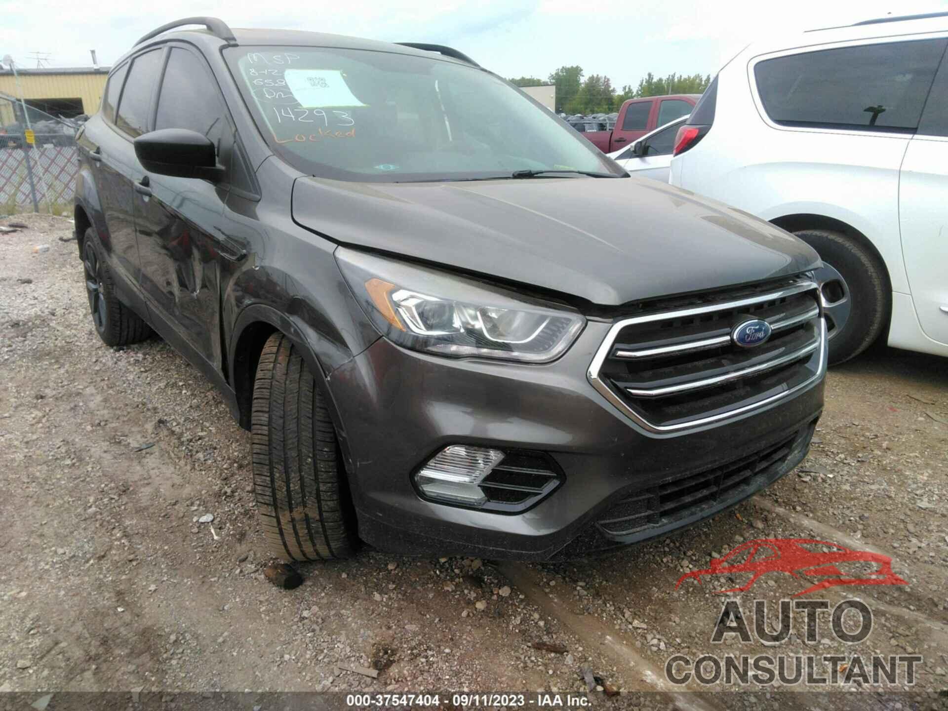 FORD ESCAPE 2017 - 1FMCU0GD9HUD26583