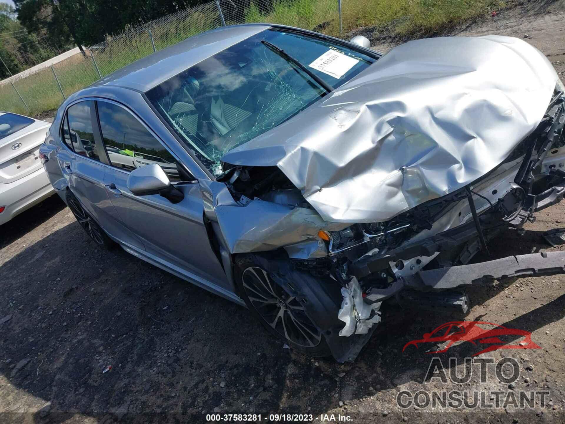TOYOTA CAMRY 2018 - 4T1B11HK0JU148642