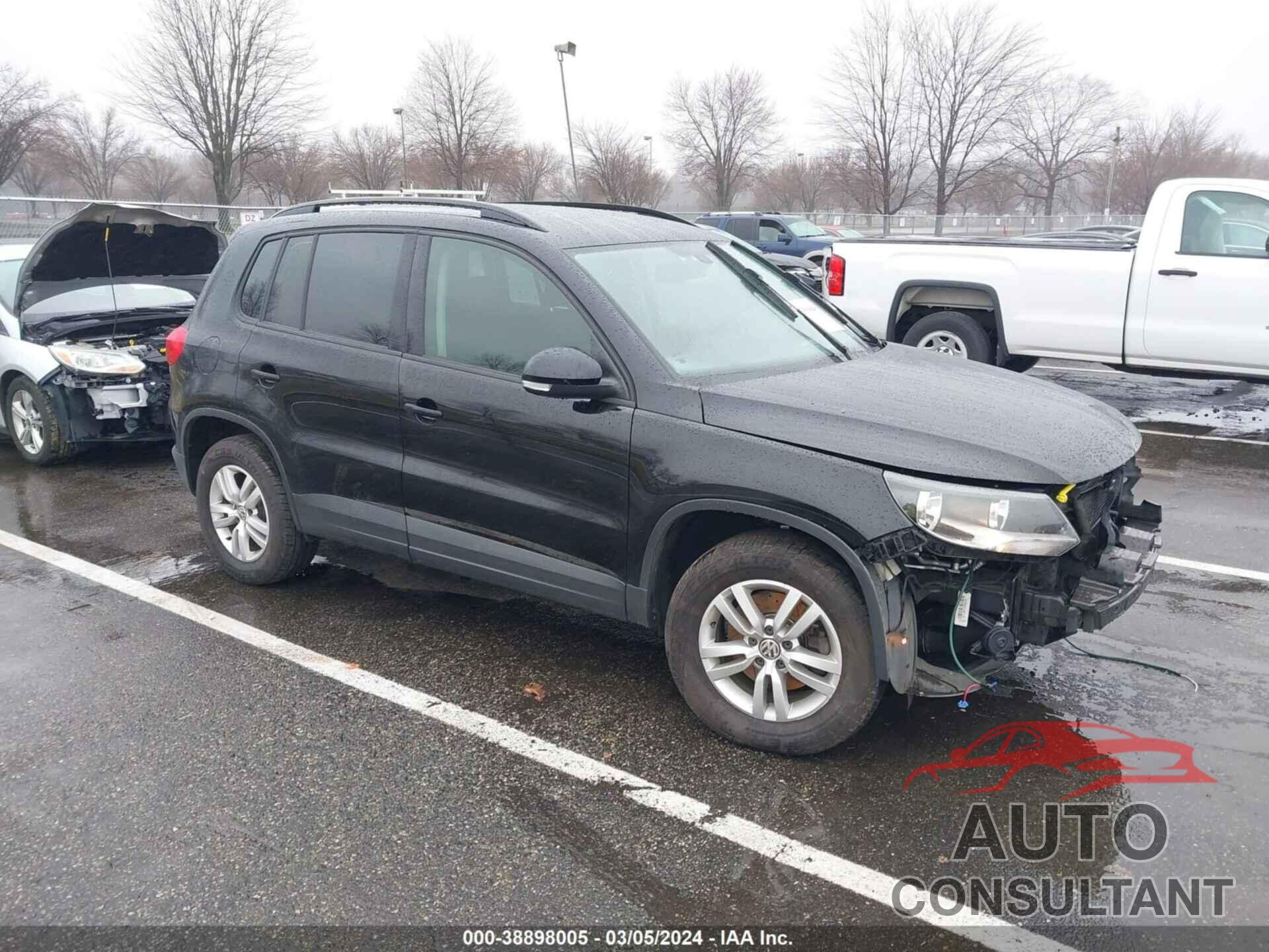 VOLKSWAGEN TIGUAN 2017 - WVGBV7AX6HK041212