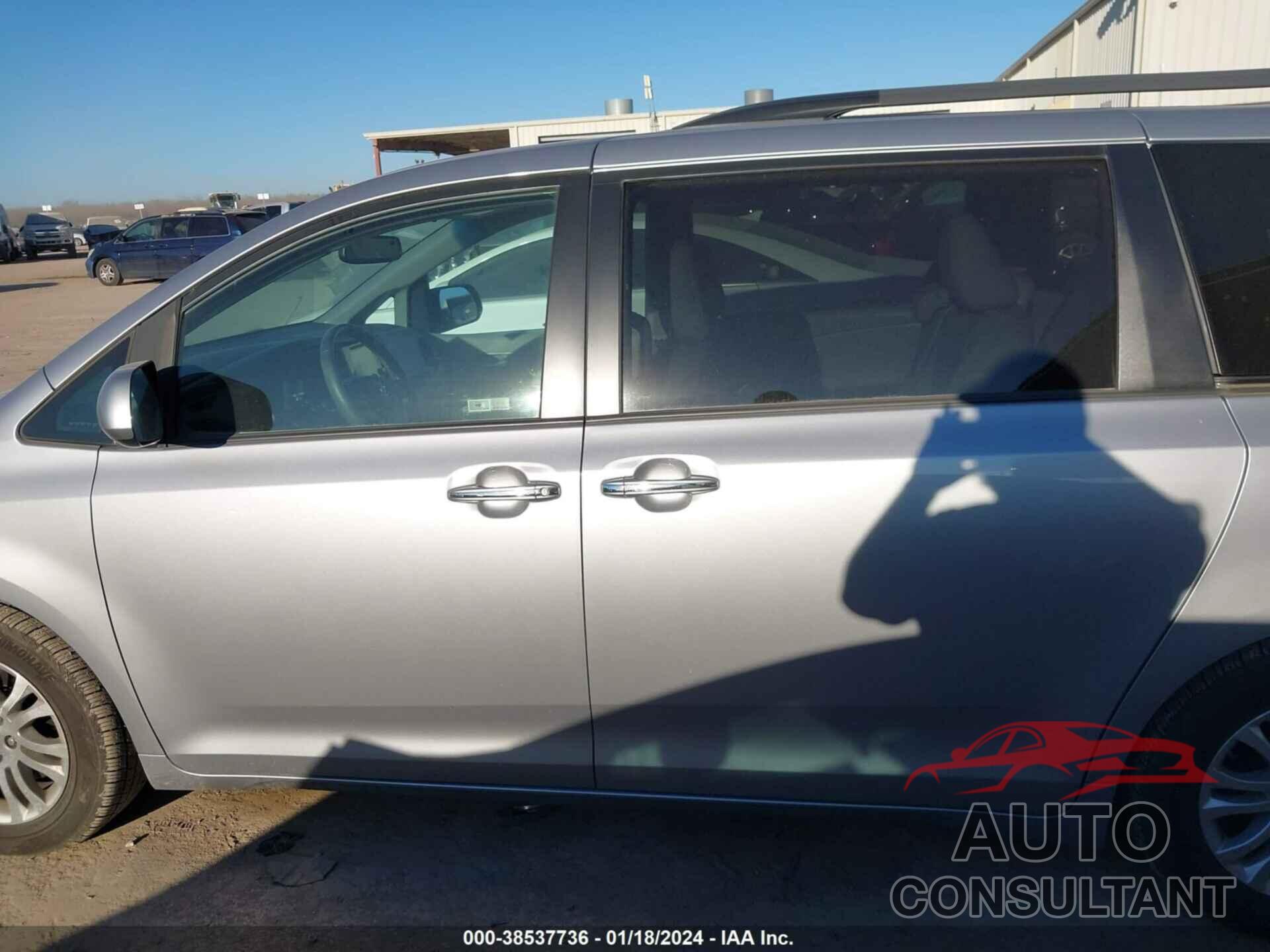 TOYOTA SIENNA 2016 - 5TDYK3DC0GS745289