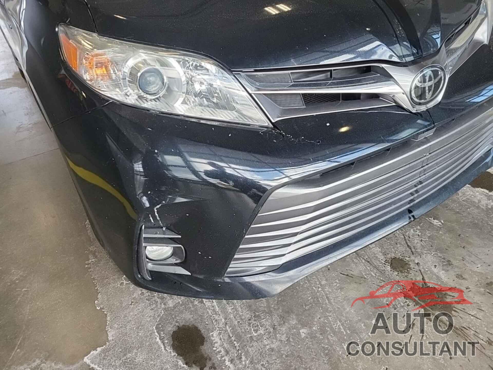 TOYOTA SIENNA 2018 - 5TDDZ3DC7JS197017