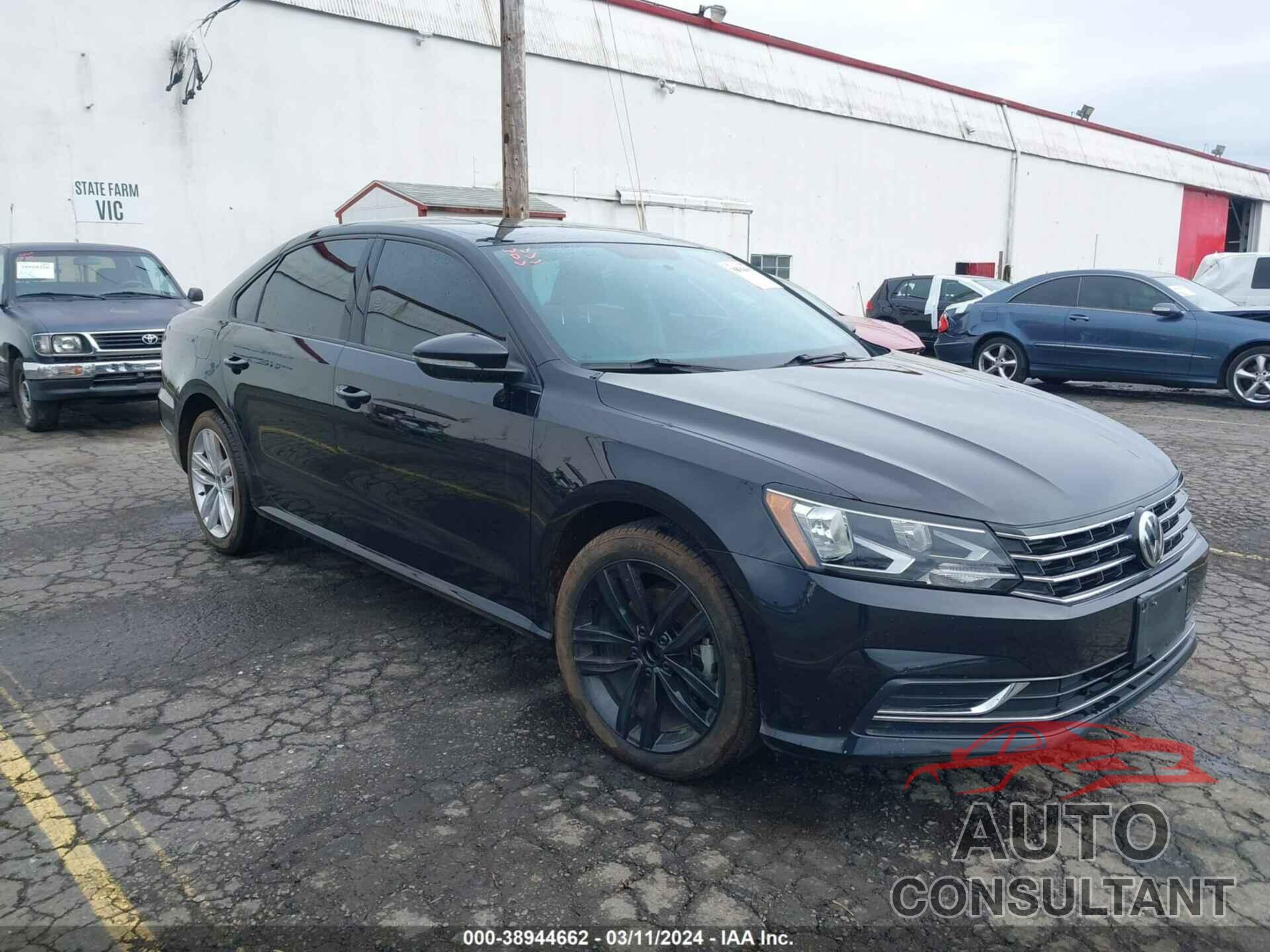 VOLKSWAGEN PASSAT 2019 - 1VWLA7A39KC011539
