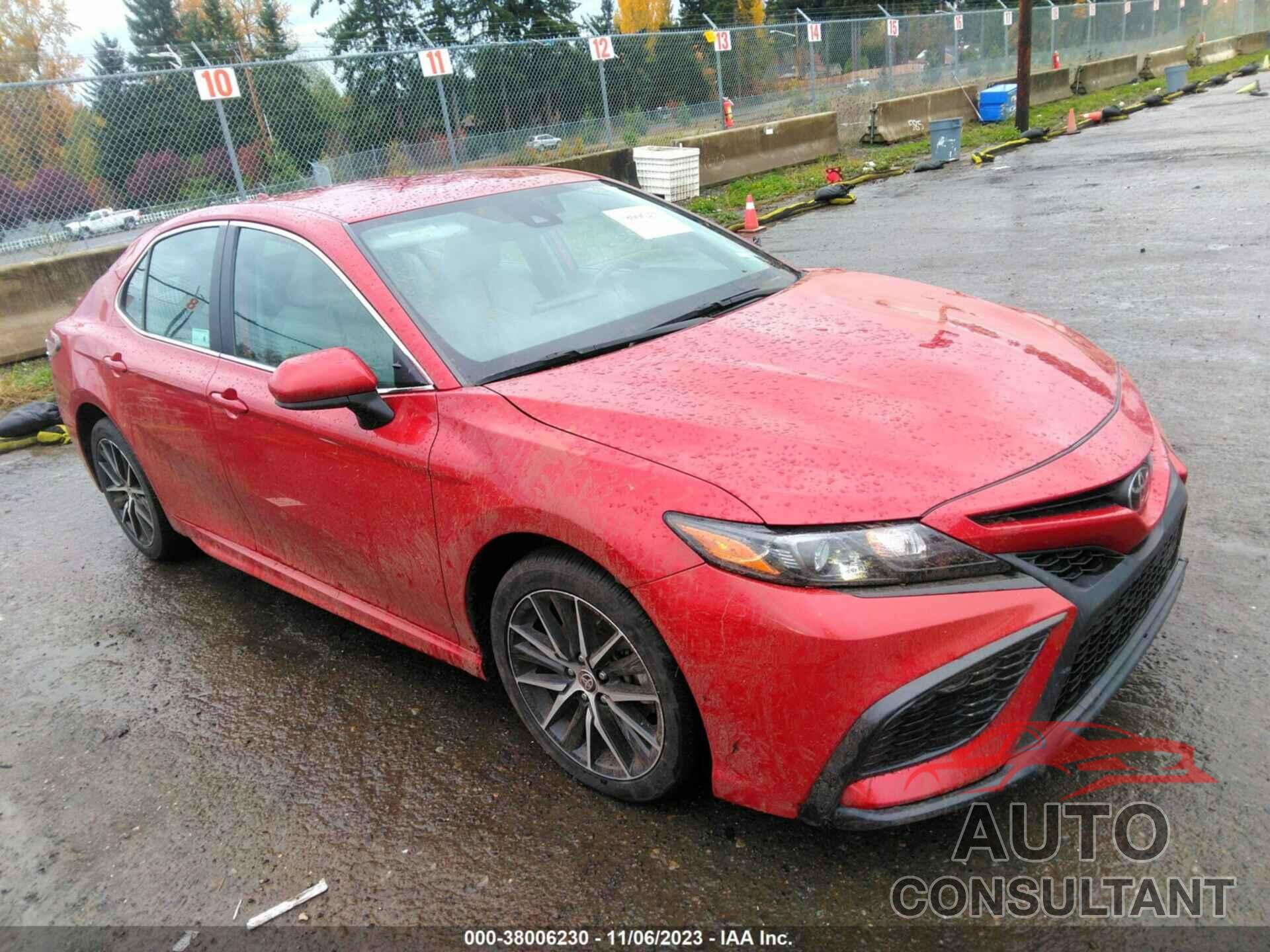 TOYOTA CAMRY 2021 - 4T1G11AKXMU408047