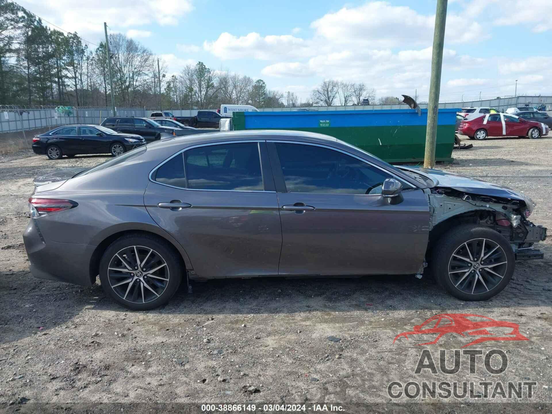 TOYOTA CAMRY 2023 - 4T1G11AK3PU804535