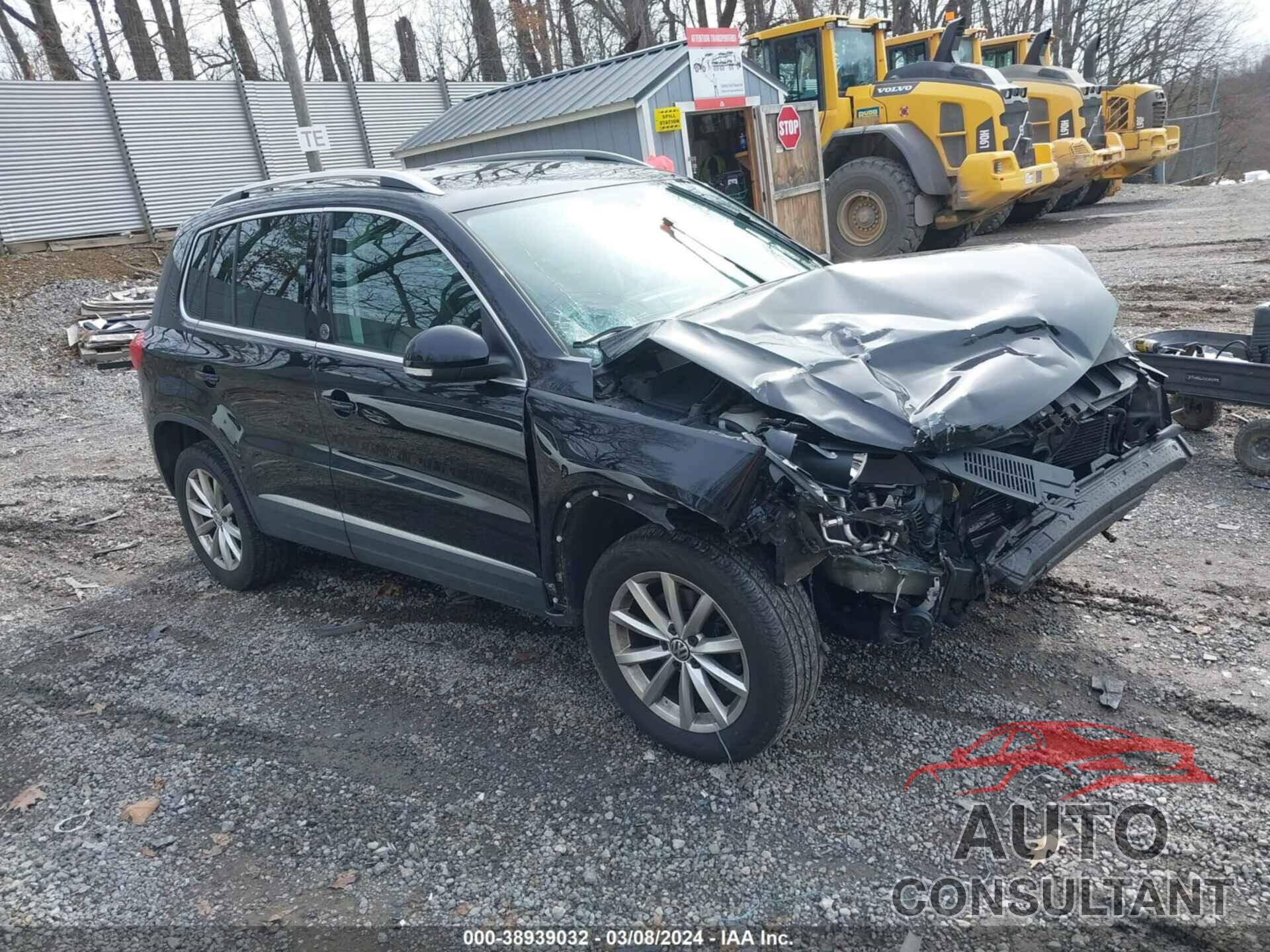 VOLKSWAGEN TIGUAN 2017 - WVGSV7AX8HK026551