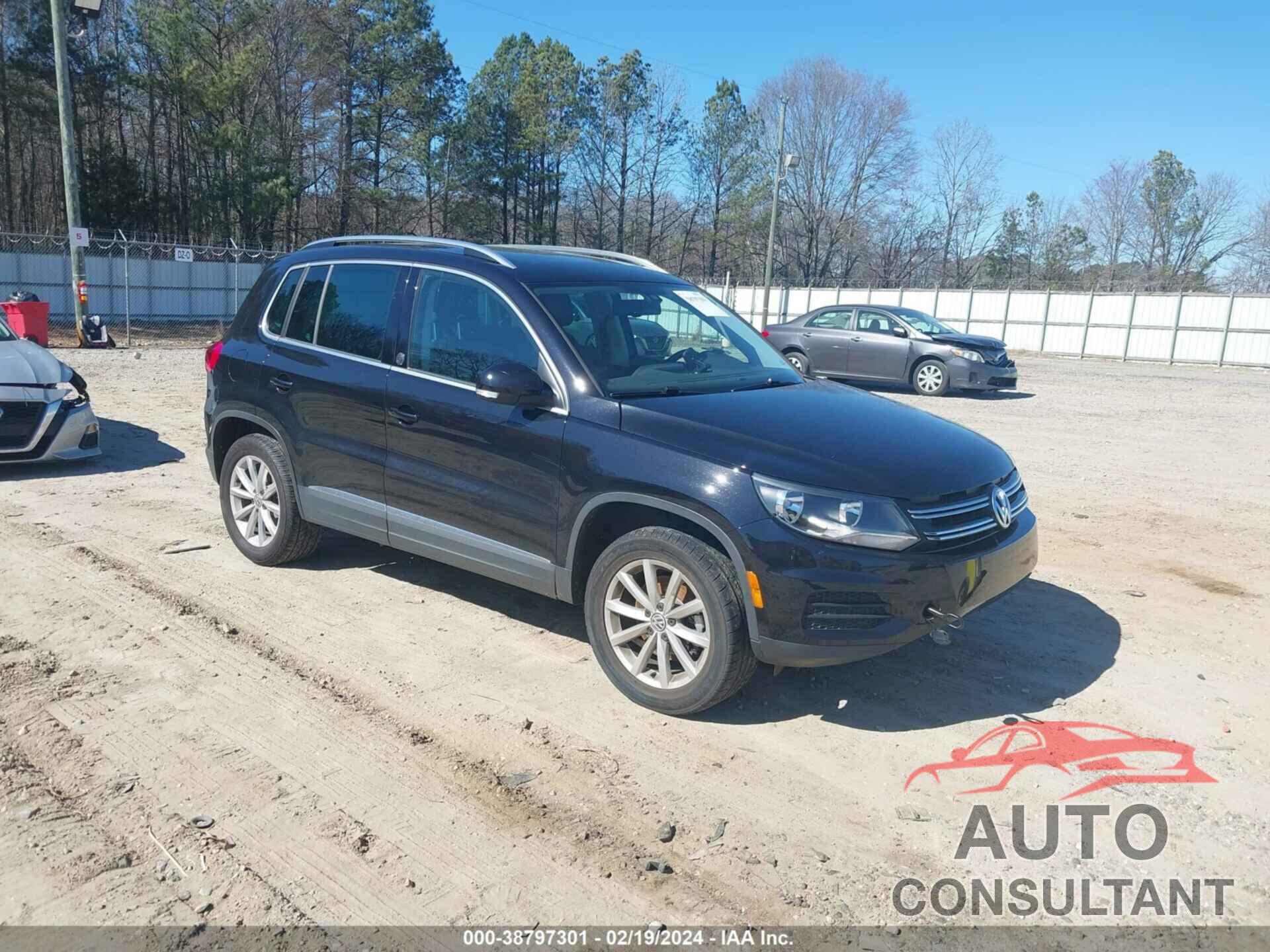 VOLKSWAGEN TIGUAN 2017 - WVGRV7AX0HK009547