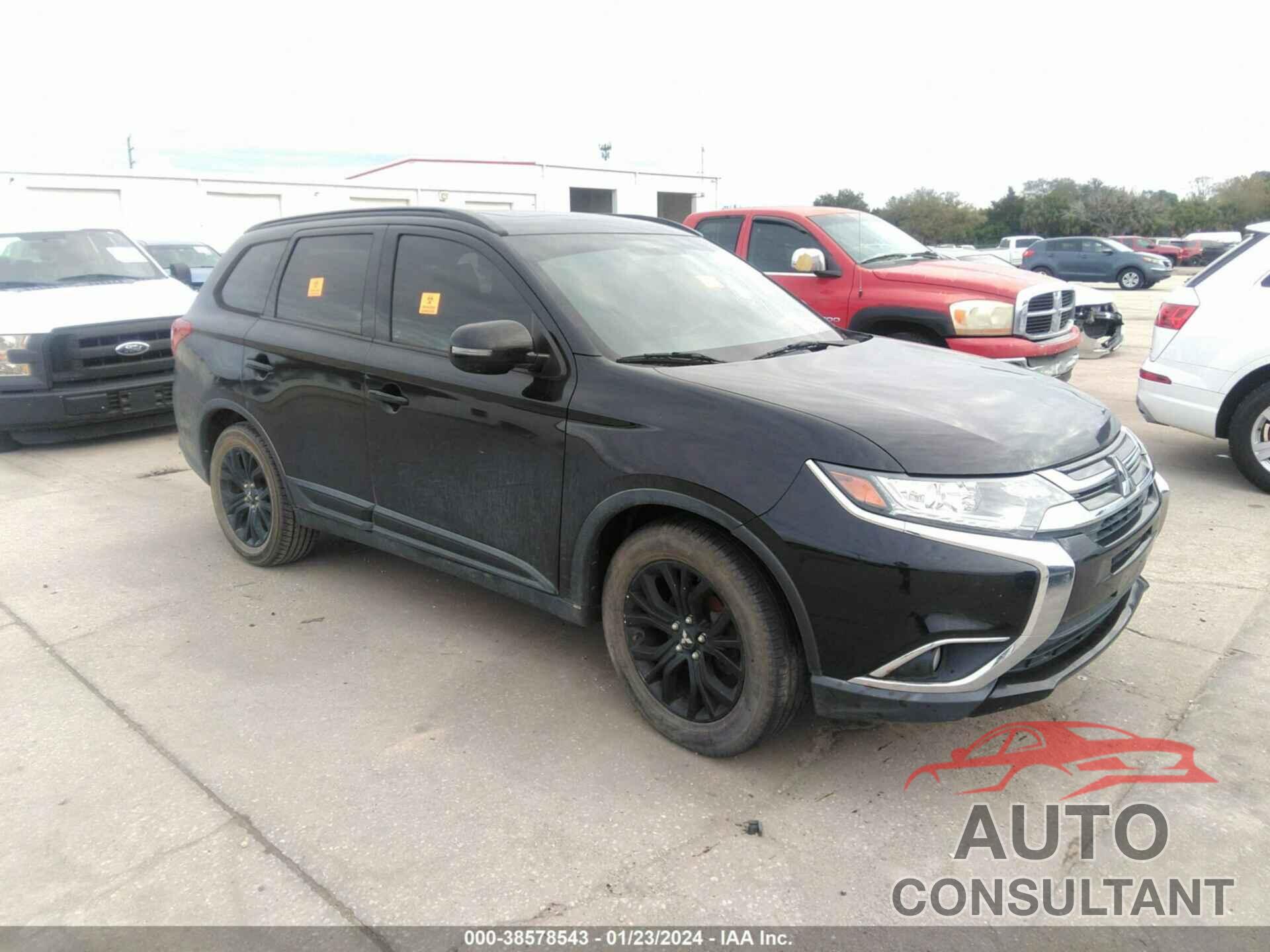 MITSUBISHI OUTLANDER 2018 - JA4AD3A36JZ055224