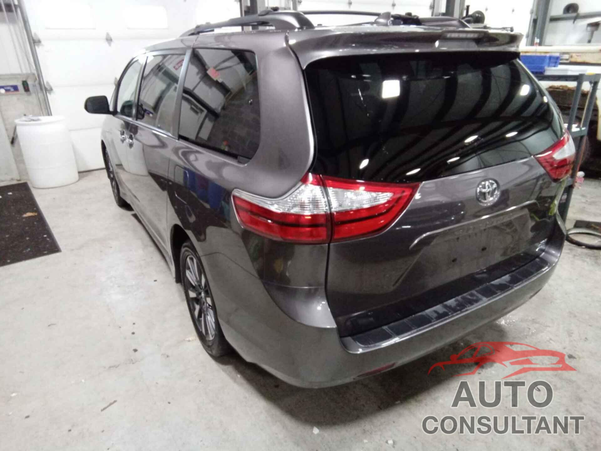 TOYOTA SIENNA 2019 - 5TDDZ3DC3KS220648