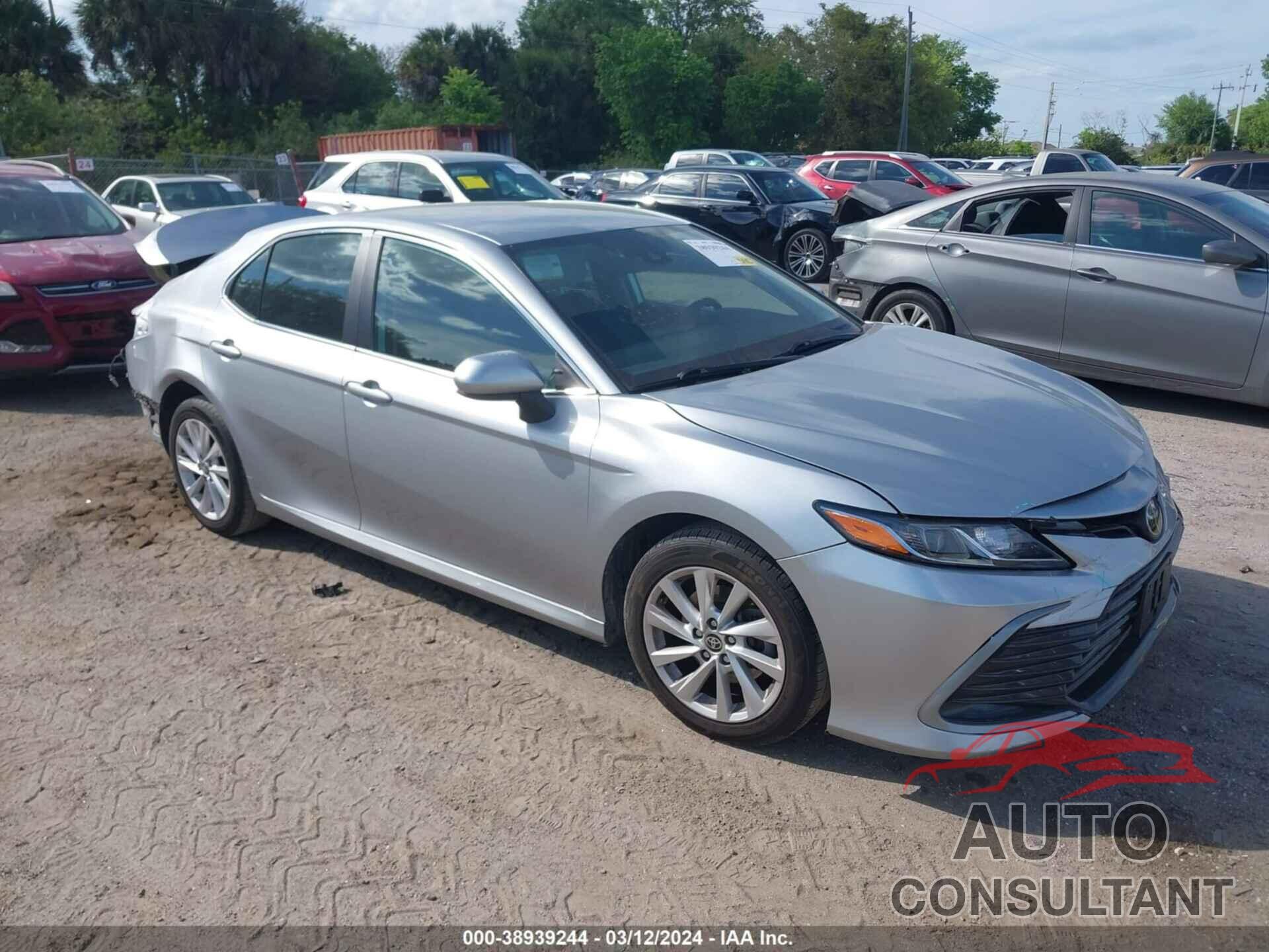 TOYOTA CAMRY 2021 - 4T1C11AK5MU590769