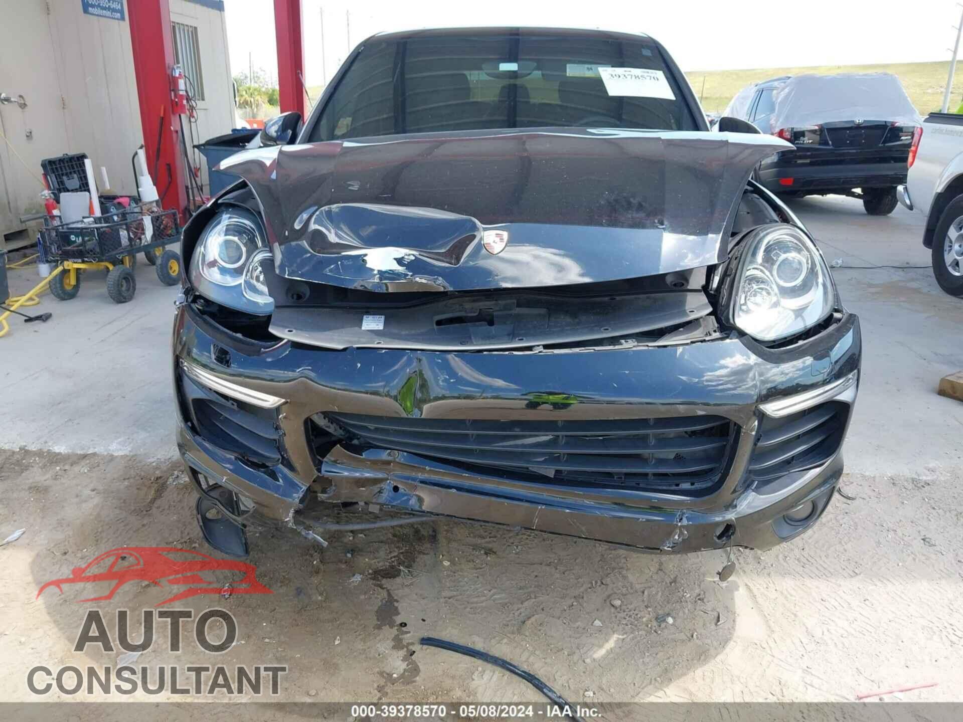 PORSCHE CAYENNE 2017 - WP1AA2A20HKA80525