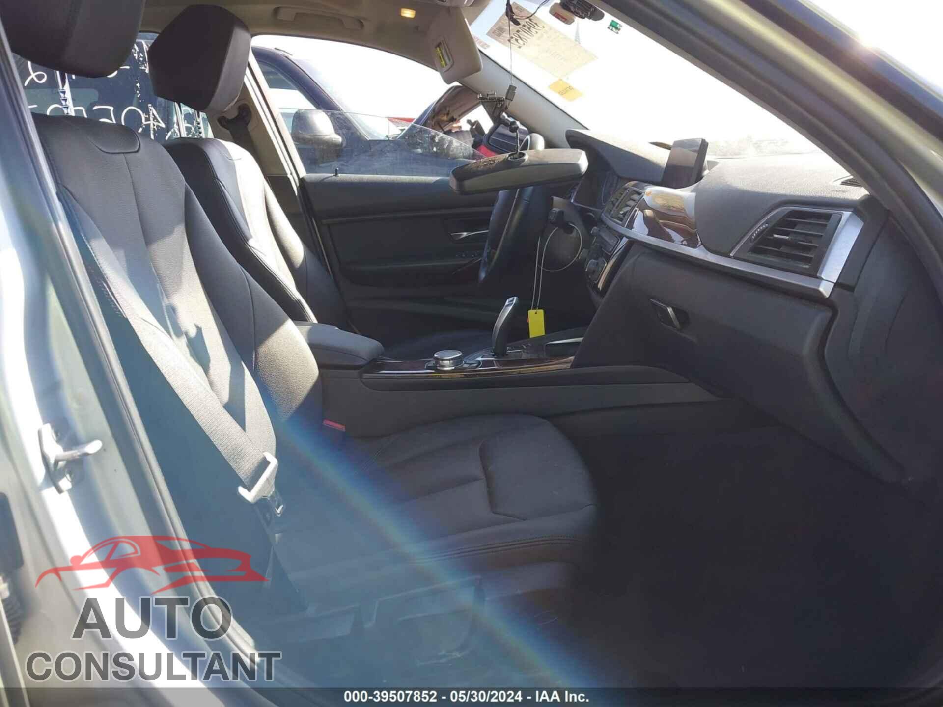 BMW 320I 2016 - WBA8E5G54GNU19966