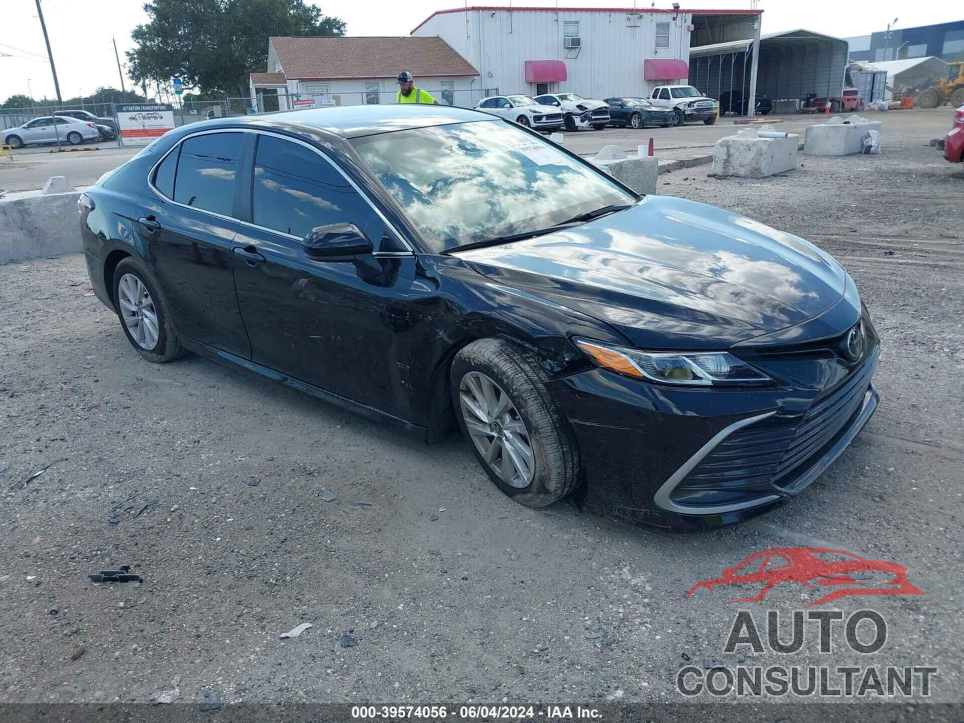 TOYOTA CAMRY 2023 - 4T1C11AK2PU144339