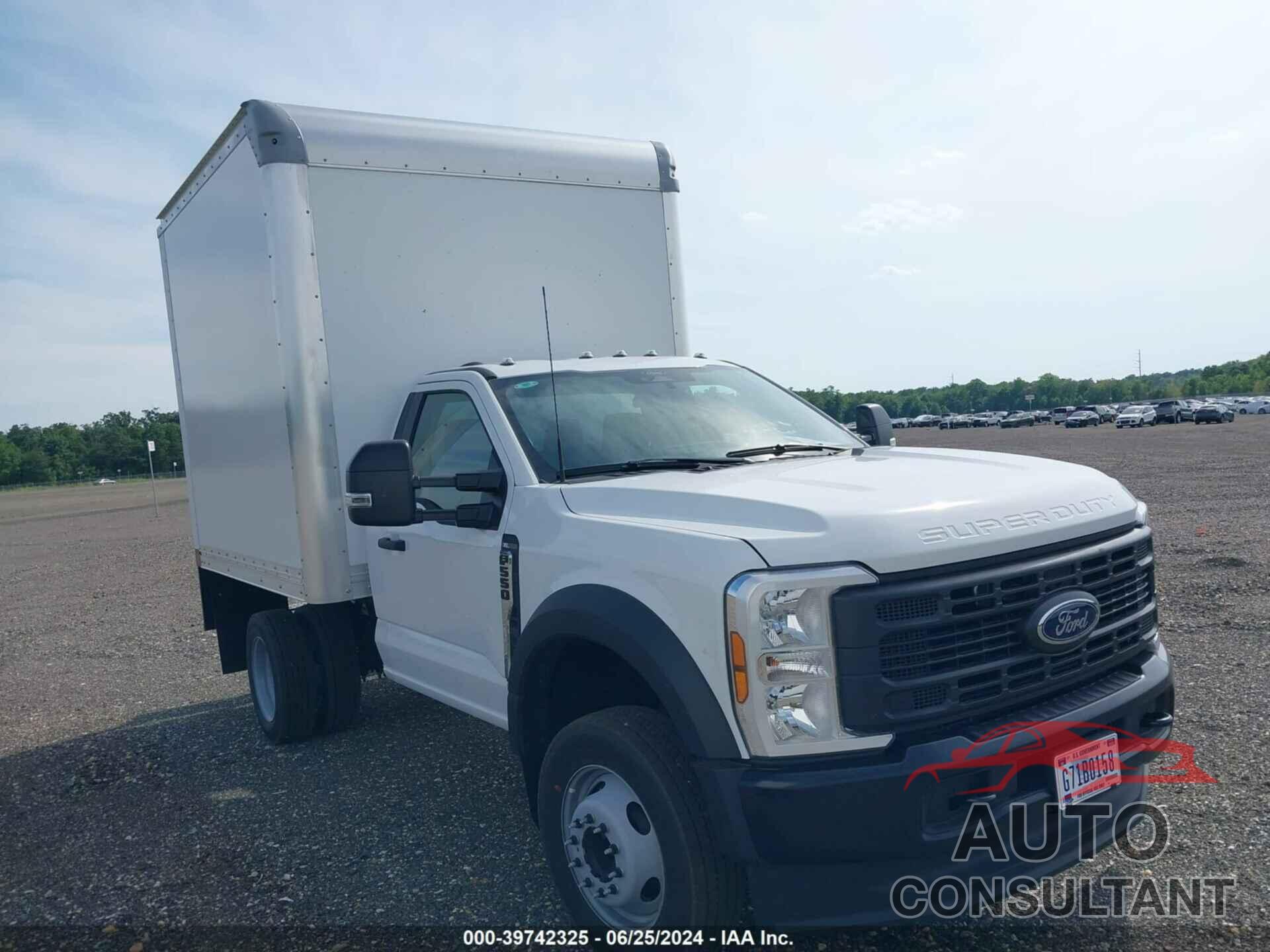 FORD F-550 CHASSIS 2024 - 1FDUF5GN3RDA13695