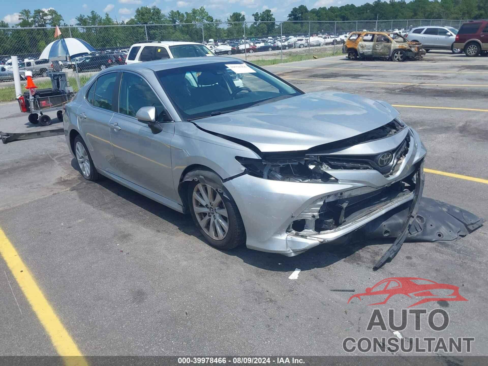 TOYOTA CAMRY 2018 - 4T1B11HK5JU645606