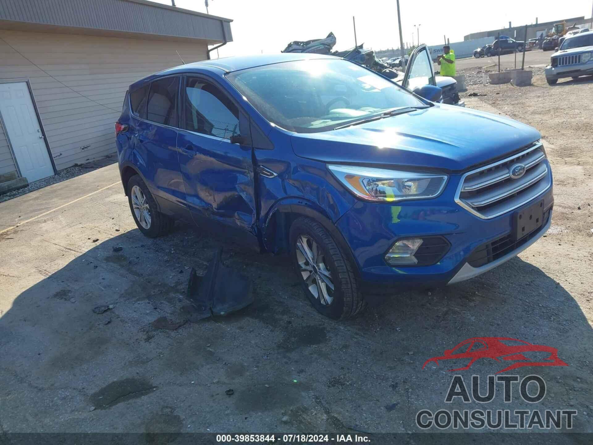 FORD ESCAPE 2017 - 1FMCU9GD5HUC10754