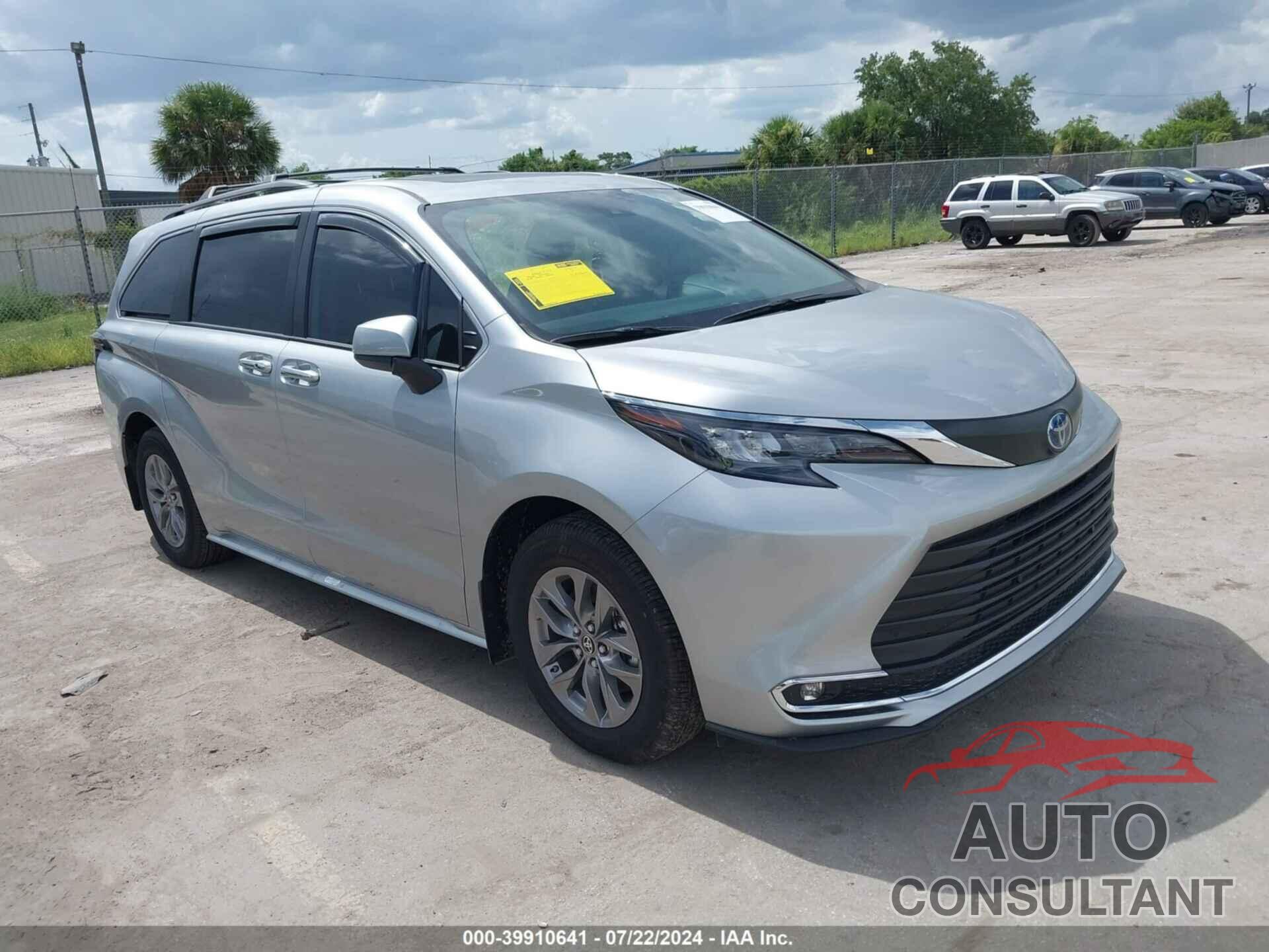 TOYOTA SIENNA 2024 - 5TDYRKECXRS203754