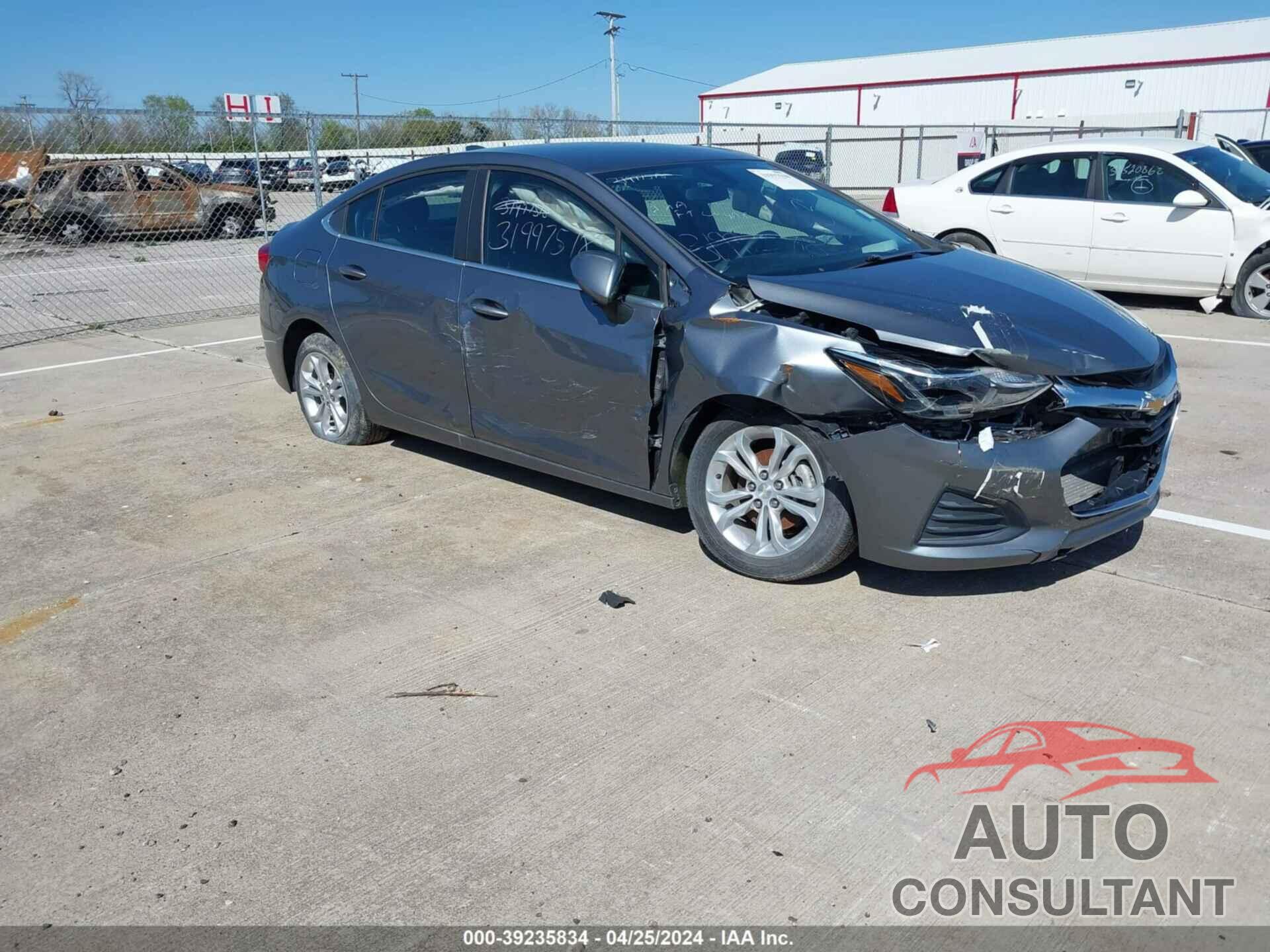 CHEVROLET CRUZE 2019 - 1G1BE5SMXK7123105