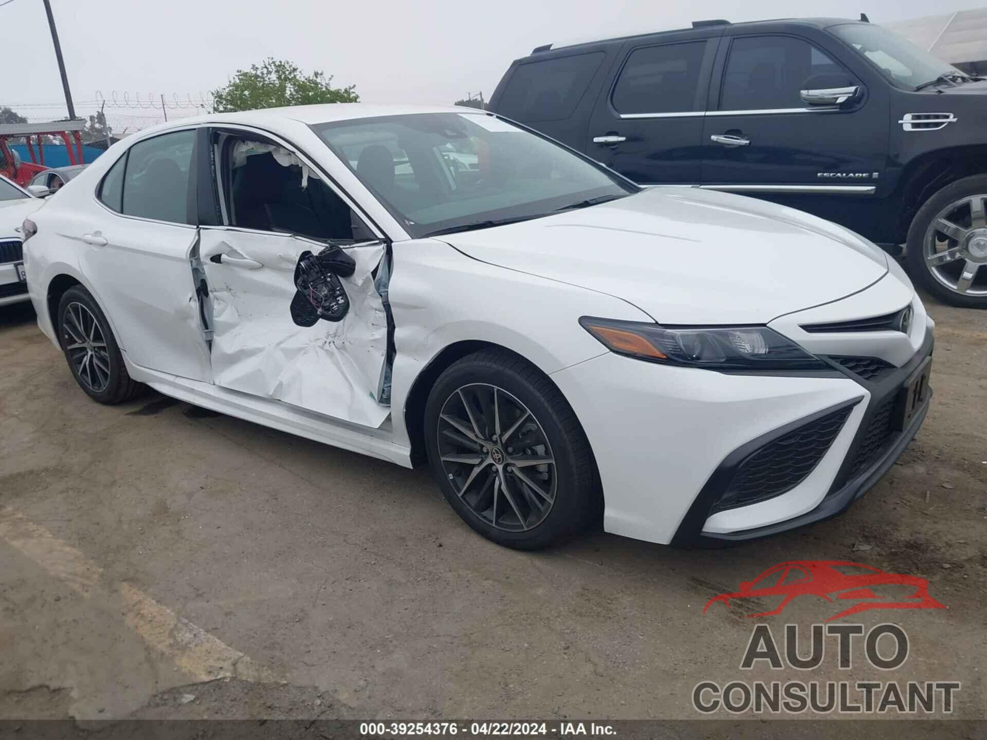 TOYOTA CAMRY 2024 - 4T1G11AKXRU907874