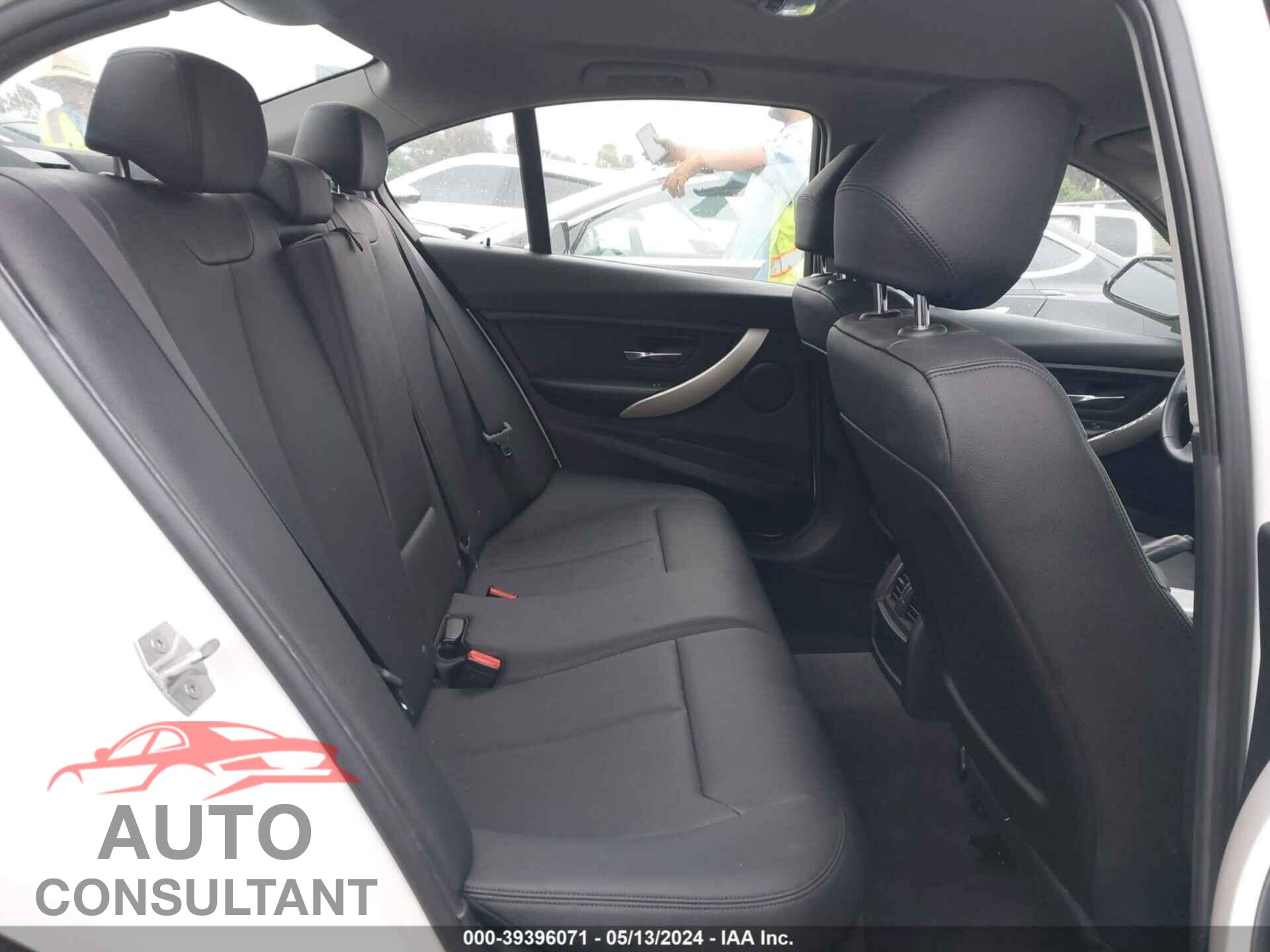 BMW 320I 2016 - WBA8E1G58GNU10924