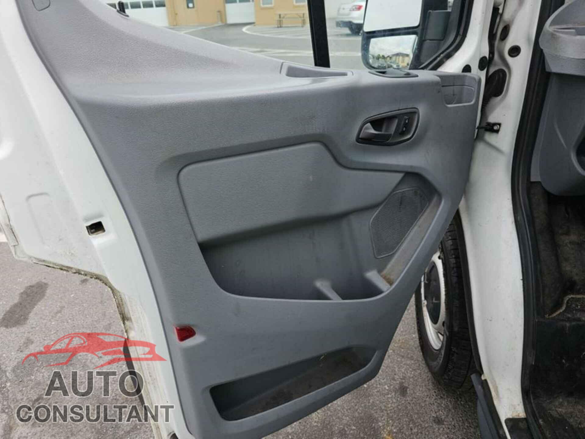 FORD TRANSIT 2017 - 1FTYR1YM5HKB49574