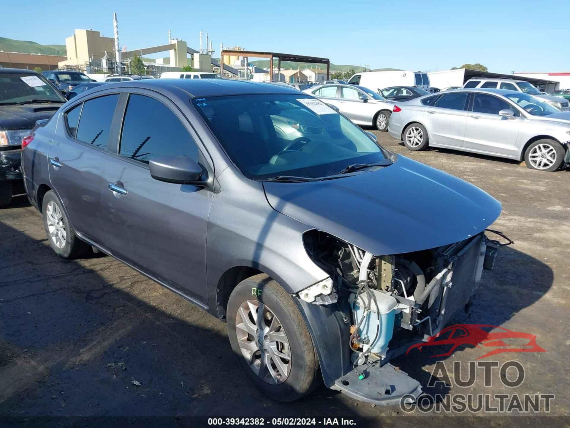 NISSAN VERSA 2018 - 3N1CN7AP6JL833103