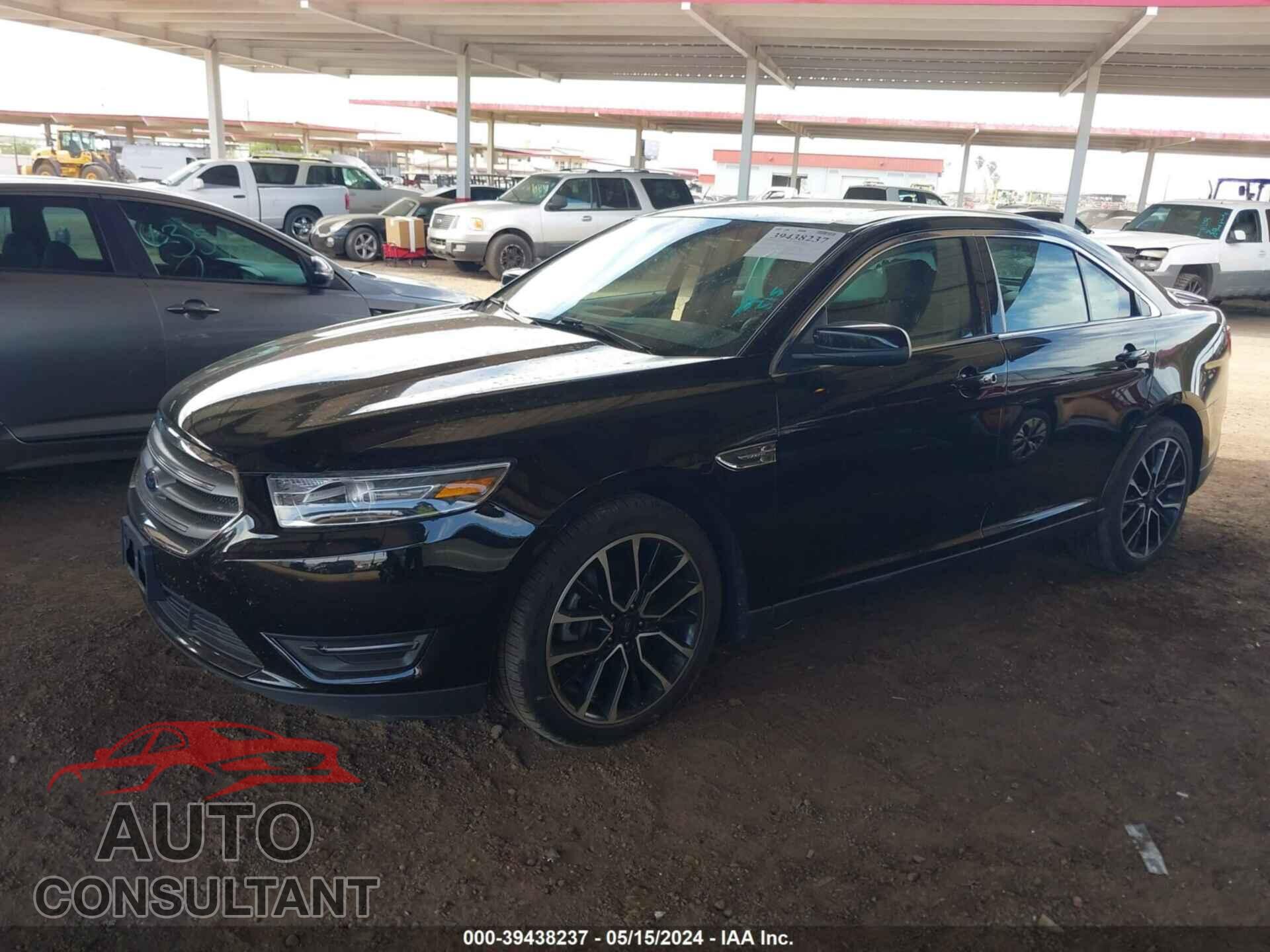 FORD TAURUS 2018 - 1FAHP2E85JG123039