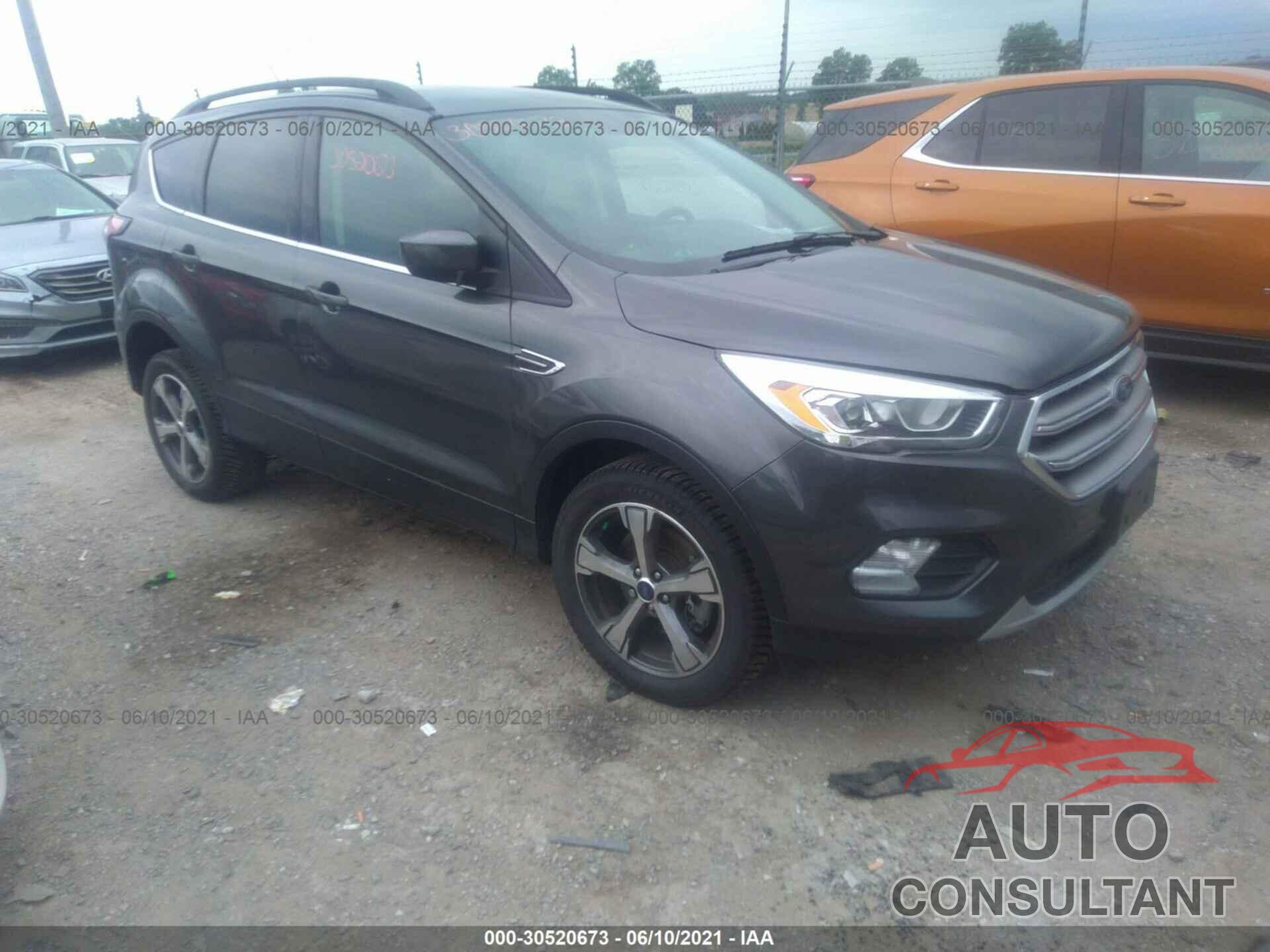 FORD ESCAPE 2017 - 1FMCU9G96HUC17529