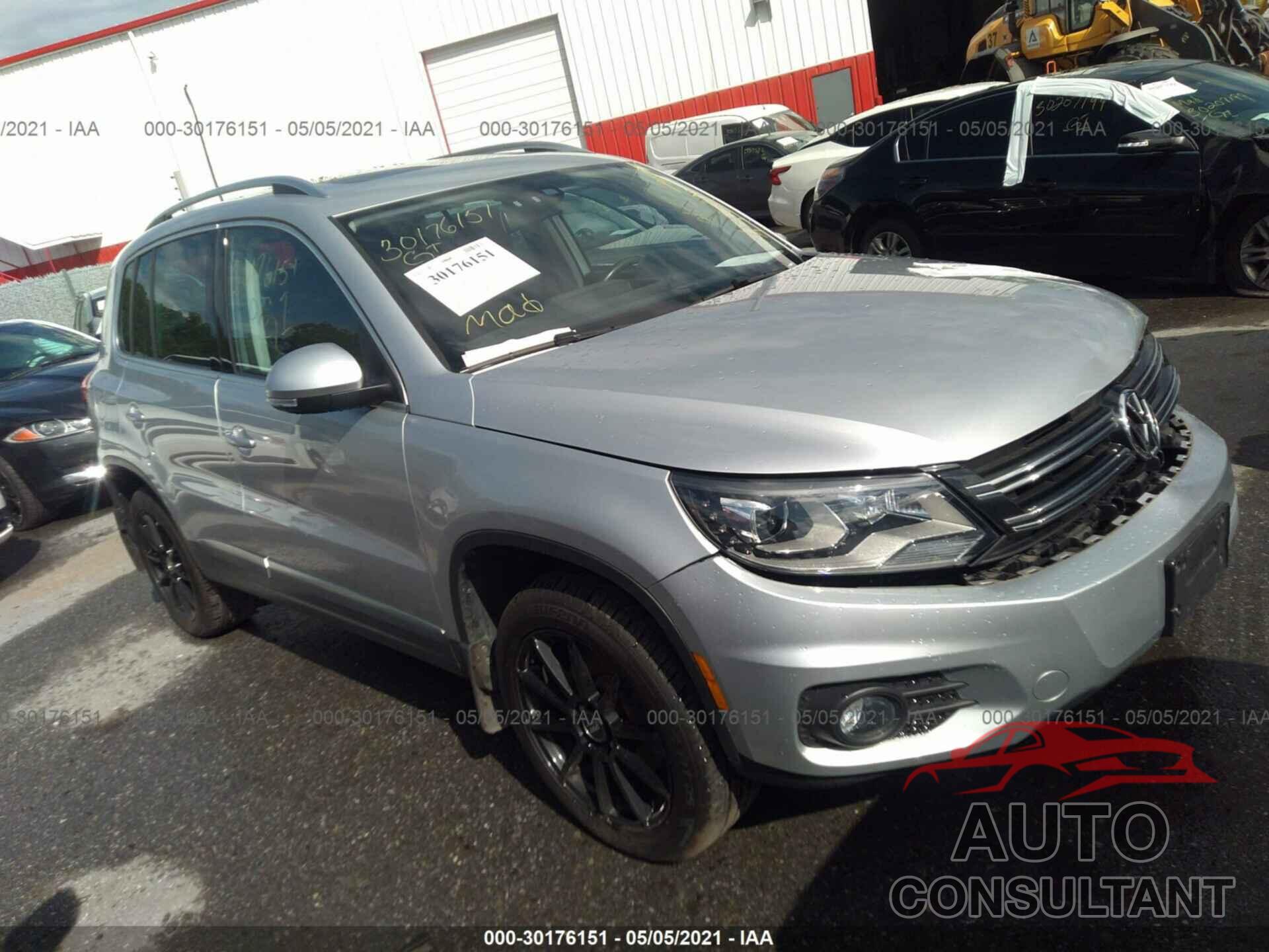 VOLKSWAGEN TIGUAN 2016 - WVGBV7AX5GW607500