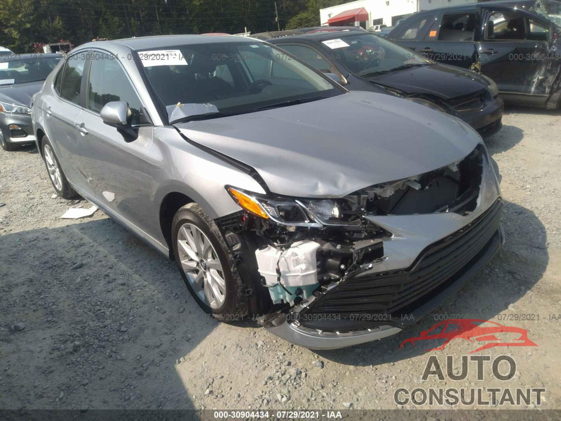 TOYOTA CAMRY 2021 - 4T1C11AK4MU575129