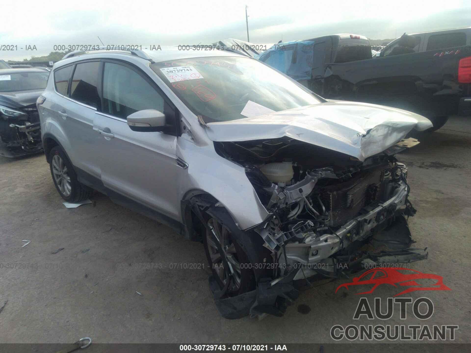 FORD ESCAPE 2017 - 1FMCU0JD6HUB49001