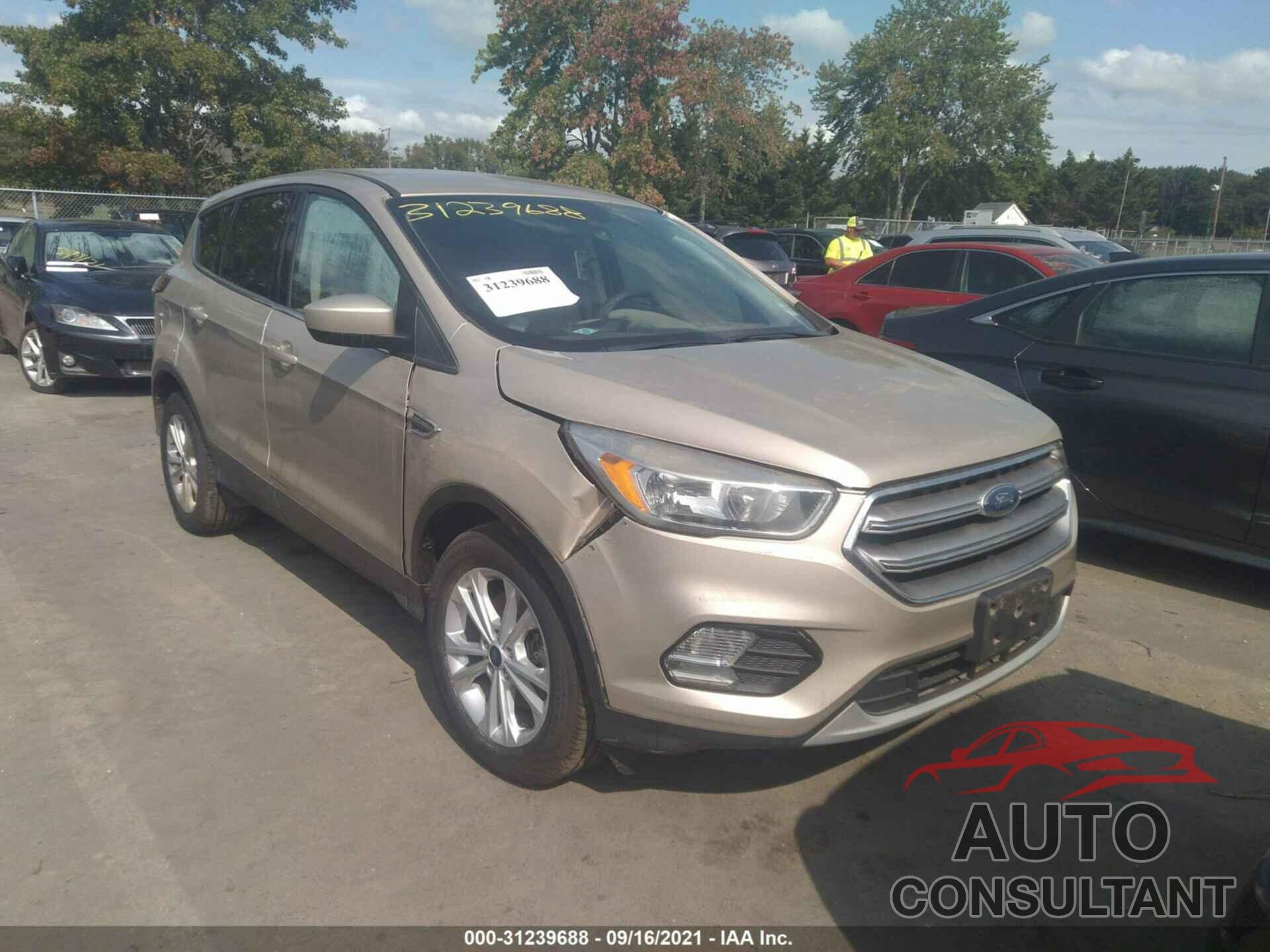 FORD ESCAPE 2017 - 1FMCU9G98HUA08390