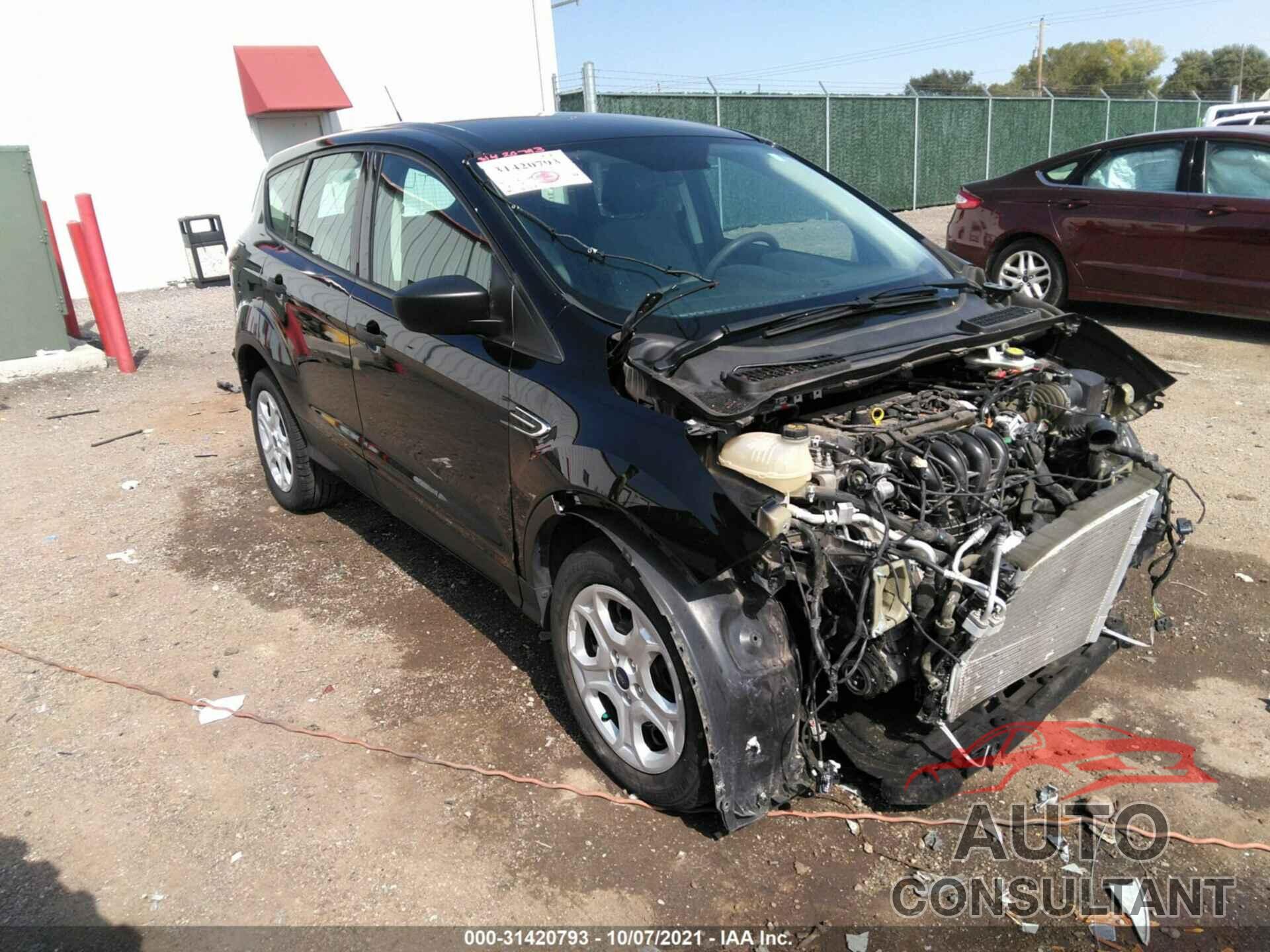 FORD ESCAPE 2017 - 1FMCU0F78HUD87063