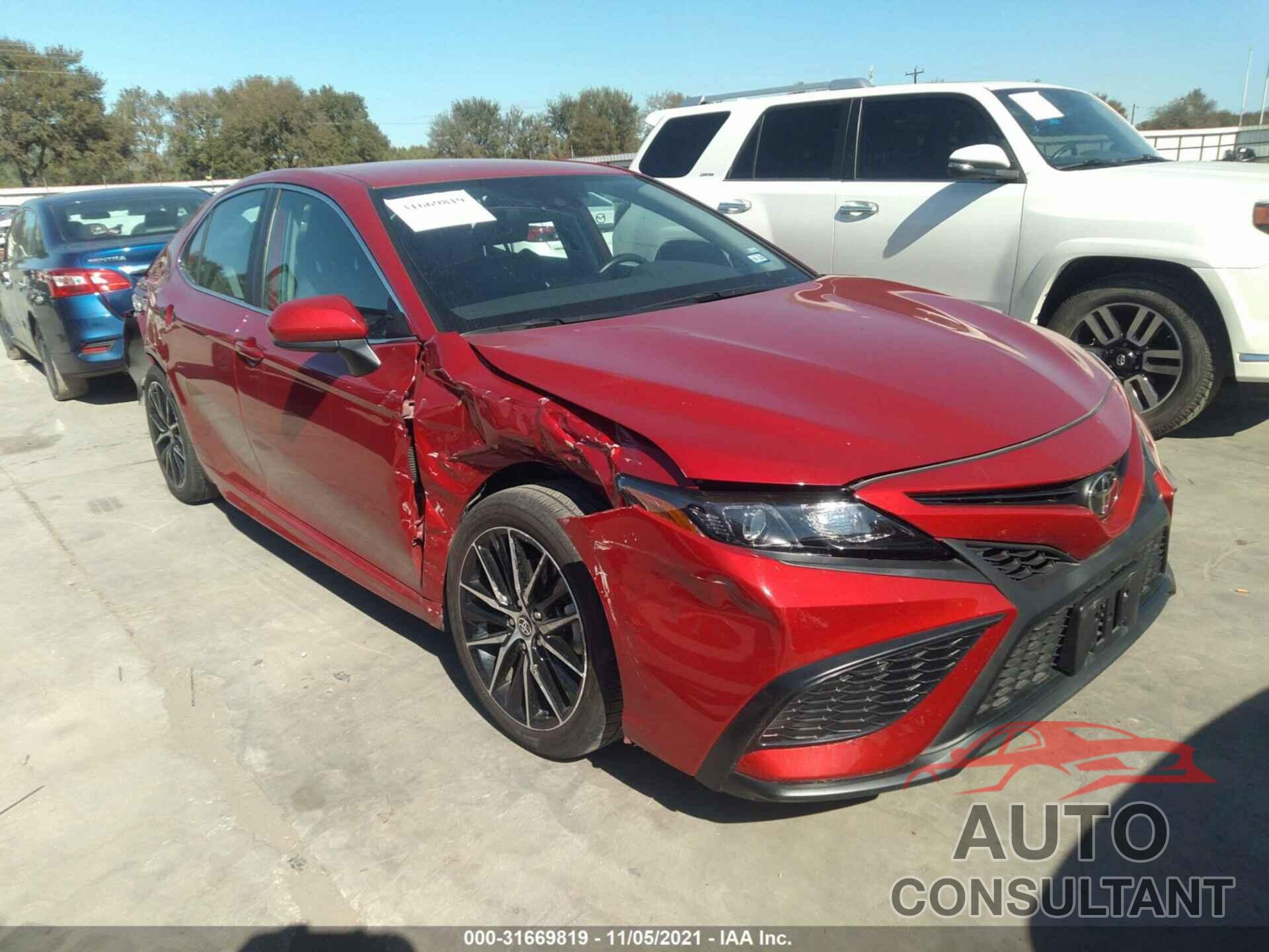 TOYOTA CAMRY 2021 - 4T1G11AK1MU411211