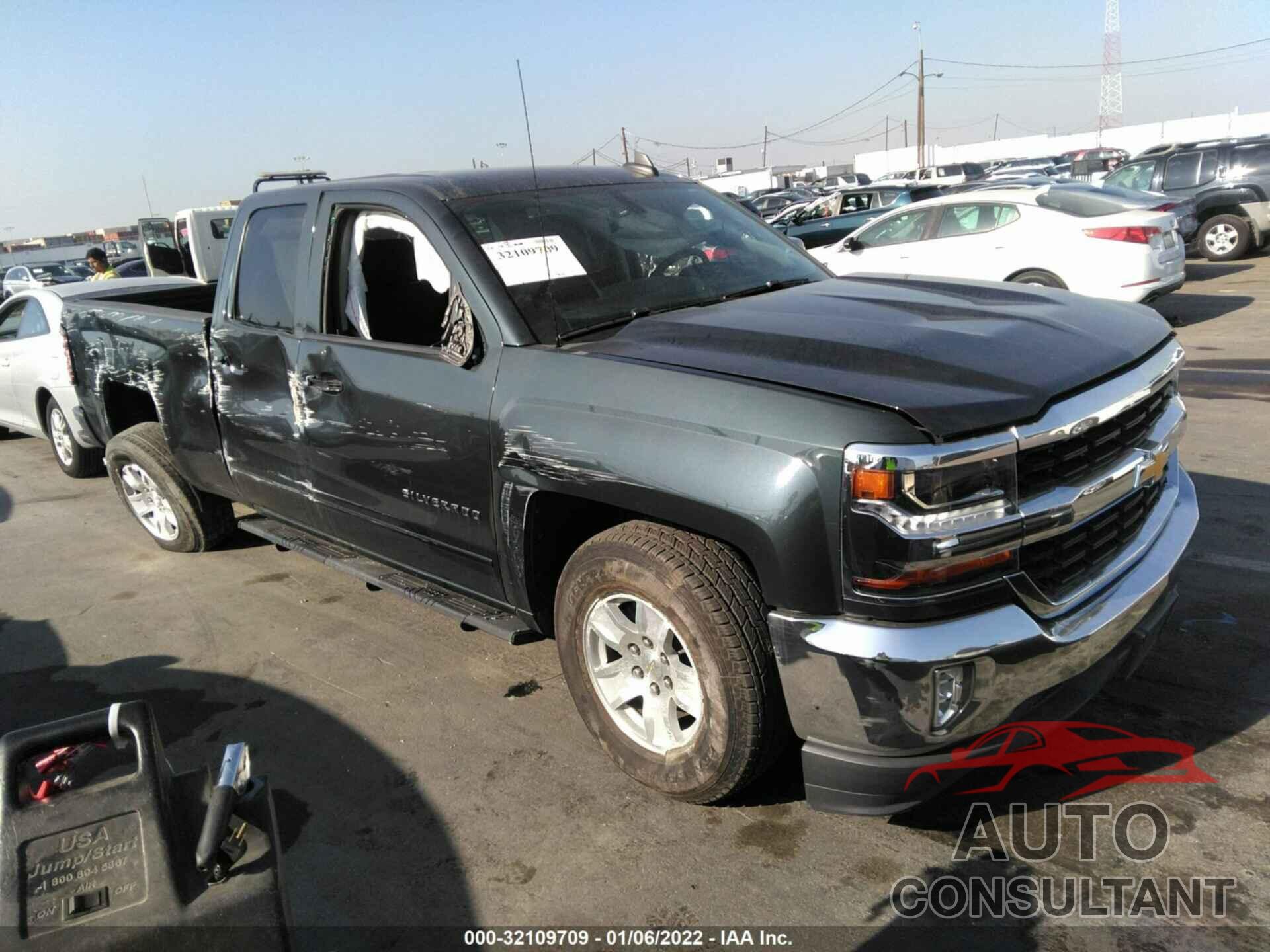 CHEVROLET SILVERADO 1500 2018 - 1GCRCRECXJZ275250