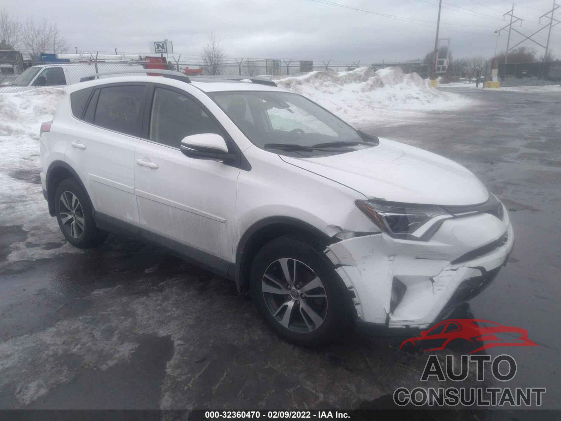 TOYOTA RAV4 2017 - JTMRFREV7HD211165
